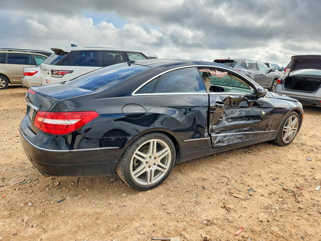 2010 Mercedes-benz E 350 Черный vin: WDDKJ5GB2AF008602