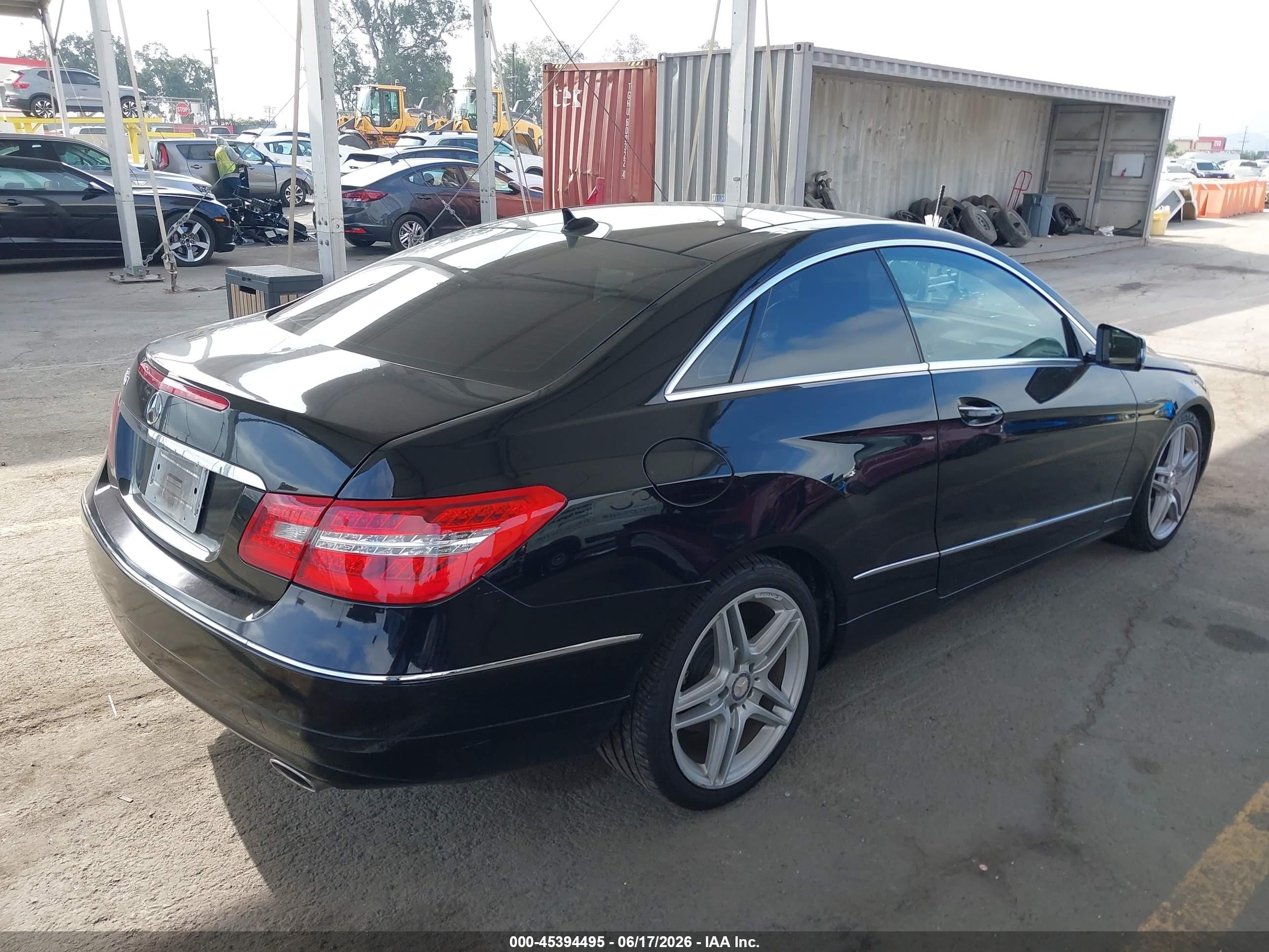 2011 Mercedes-benz E 350   Black vin: WDDKJ5GB2BF071636