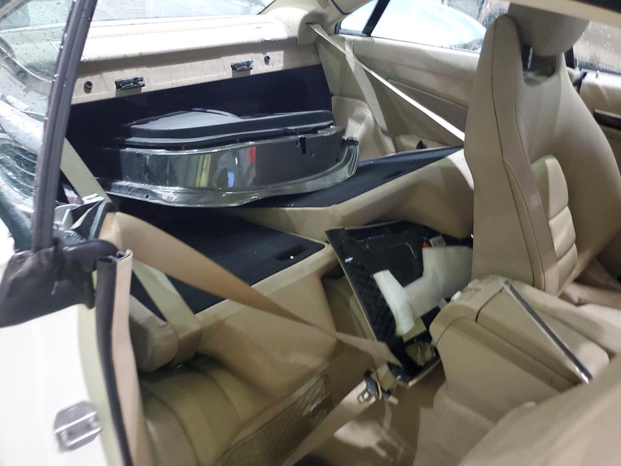 2010 Mercedes-benz E 350 Белый vin: WDDKJ5GB7AF005307