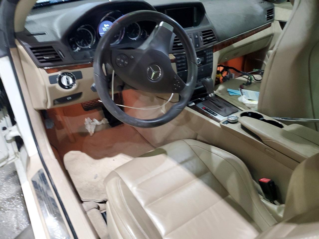 2010 Mercedes-benz E 350 Белый vin: WDDKJ5GB7AF005307