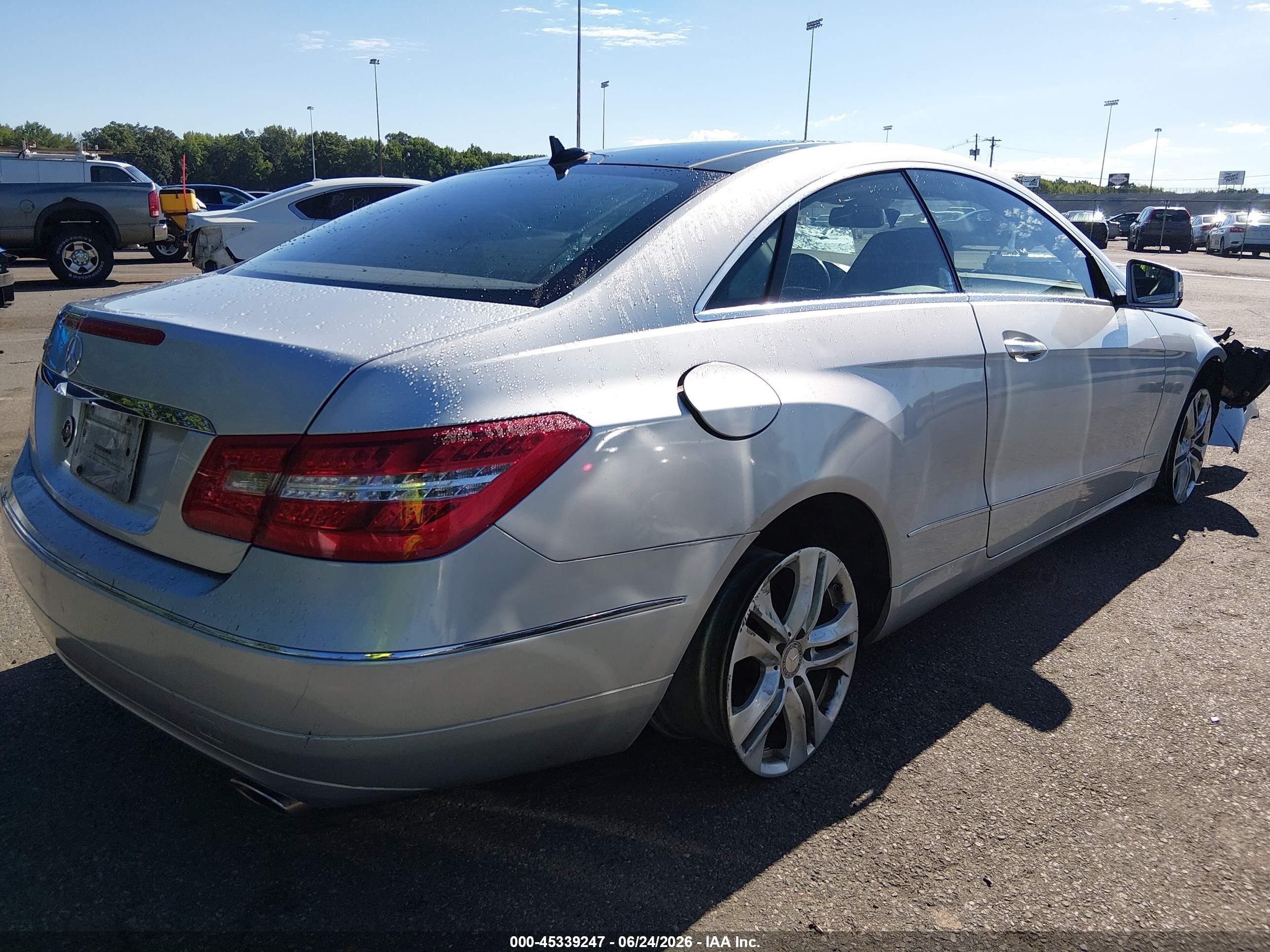 2011 Mercedes-benz E 350   Silver vin: WDDKJ5GB7BF087833