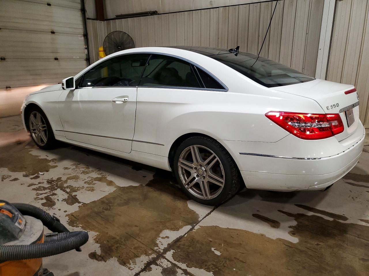 2010 Mercedes-benz E 350 White vin: WDDKJ5GB8AF032001