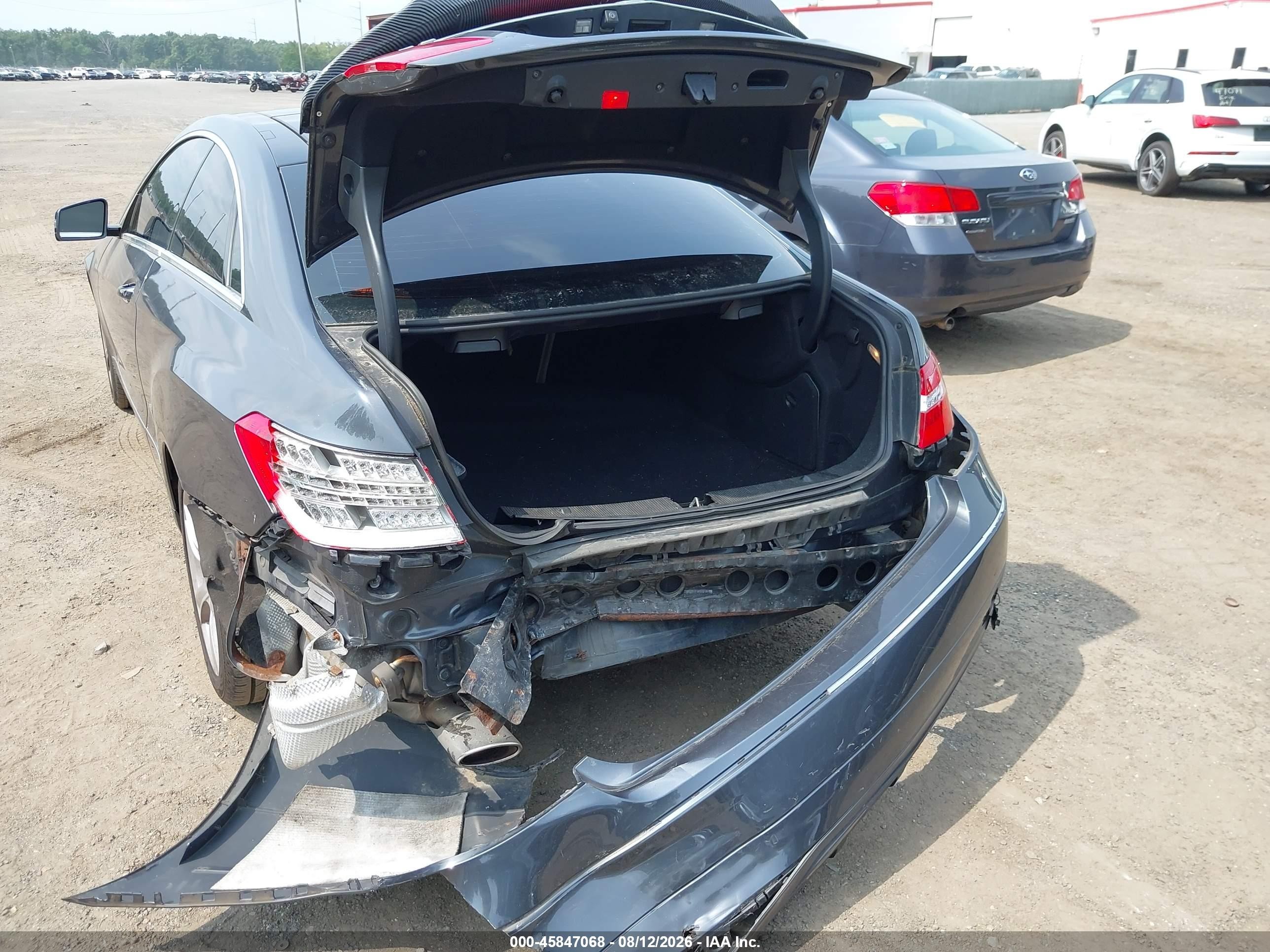2010 Mercedes-benz E 350   Серый vin: WDDKJ5GB9AF032251