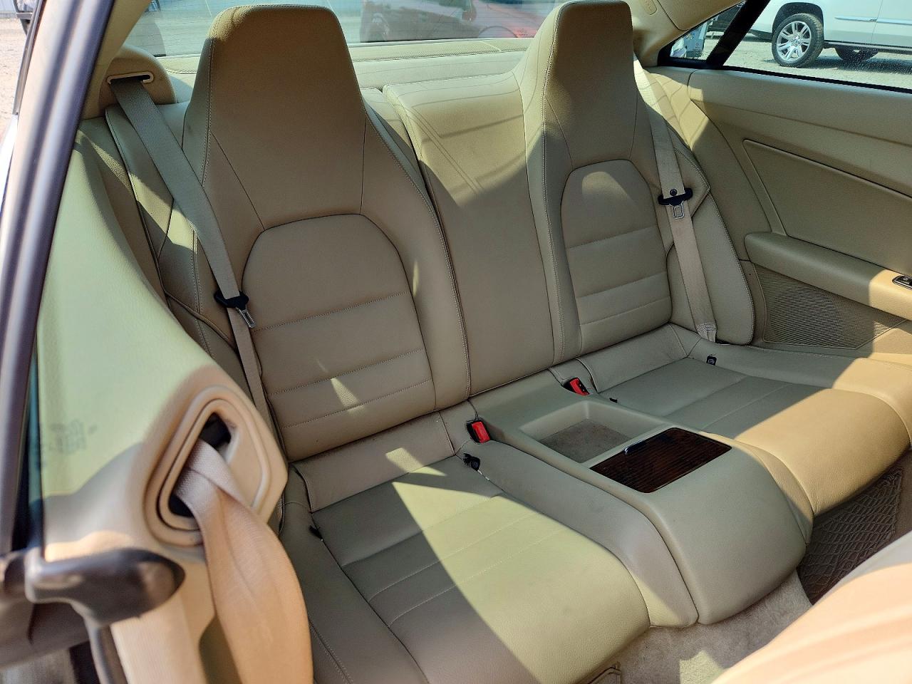 2011 Mercedes-benz E 350 Black vin: WDDKJ5GBXBF063316