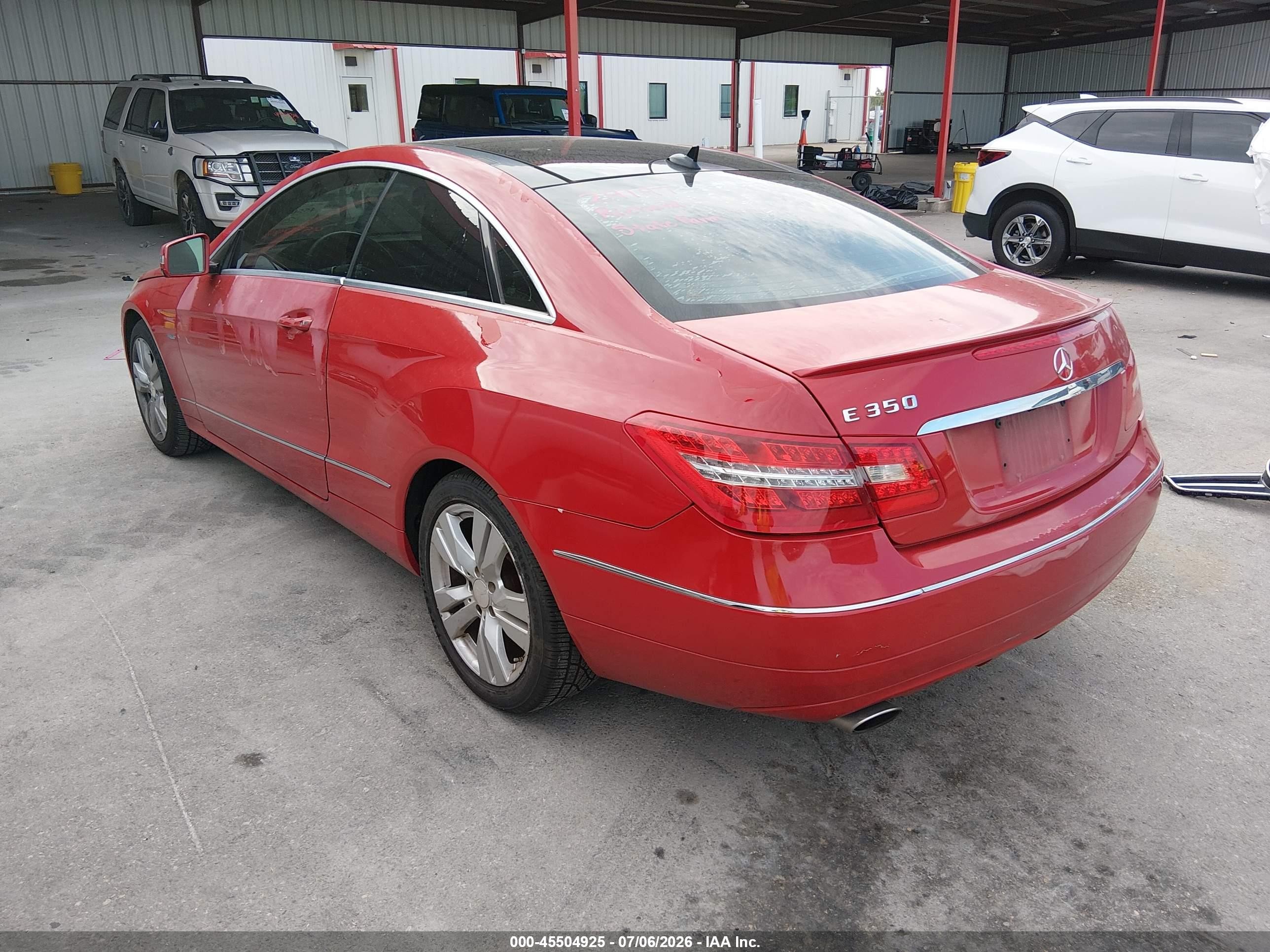 2012 Mercedes-benz E 350   Red vin: WDDKJ5KB0CF159772