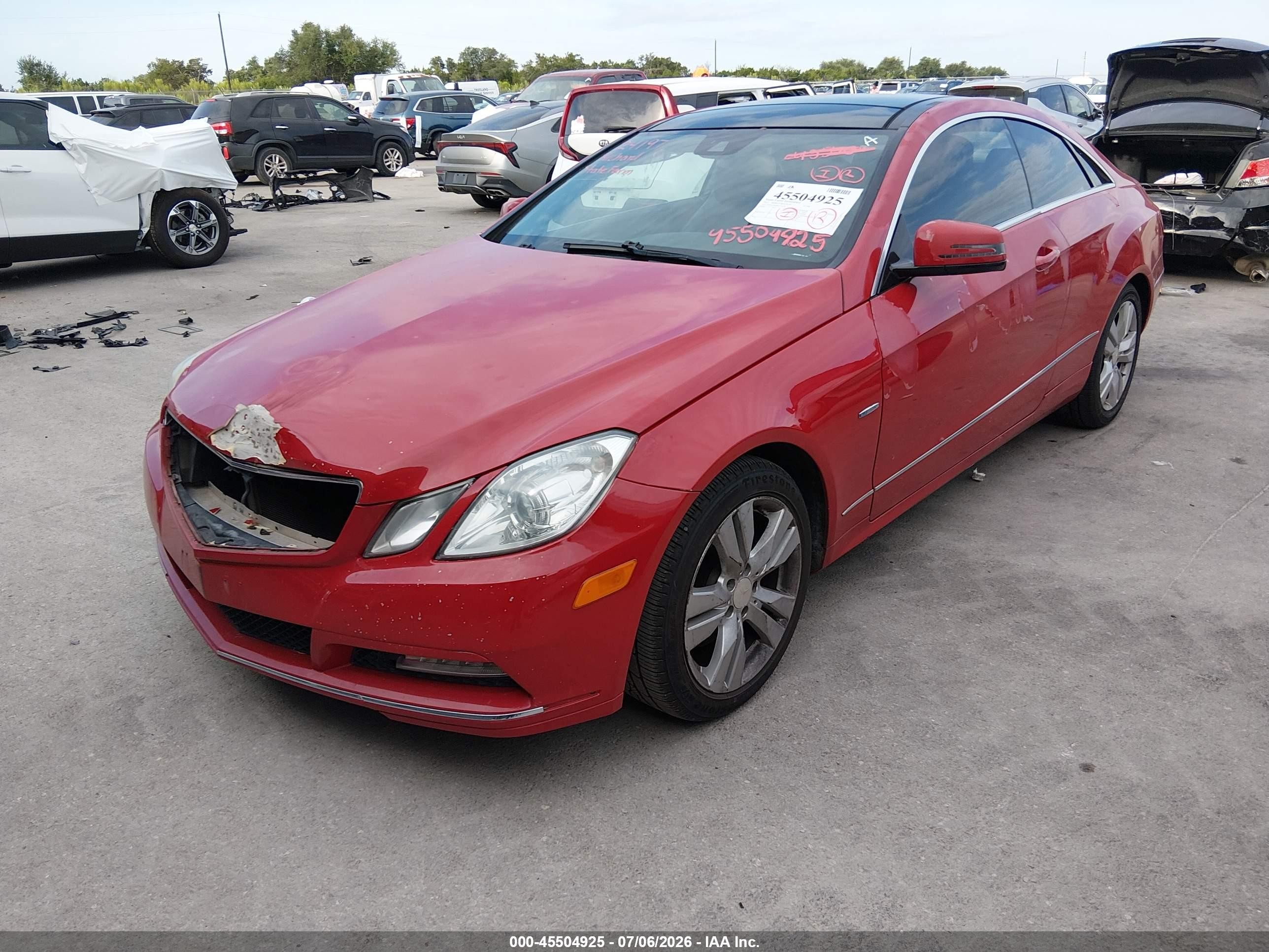 2012 Mercedes-benz E 350   Red vin: WDDKJ5KB0CF159772