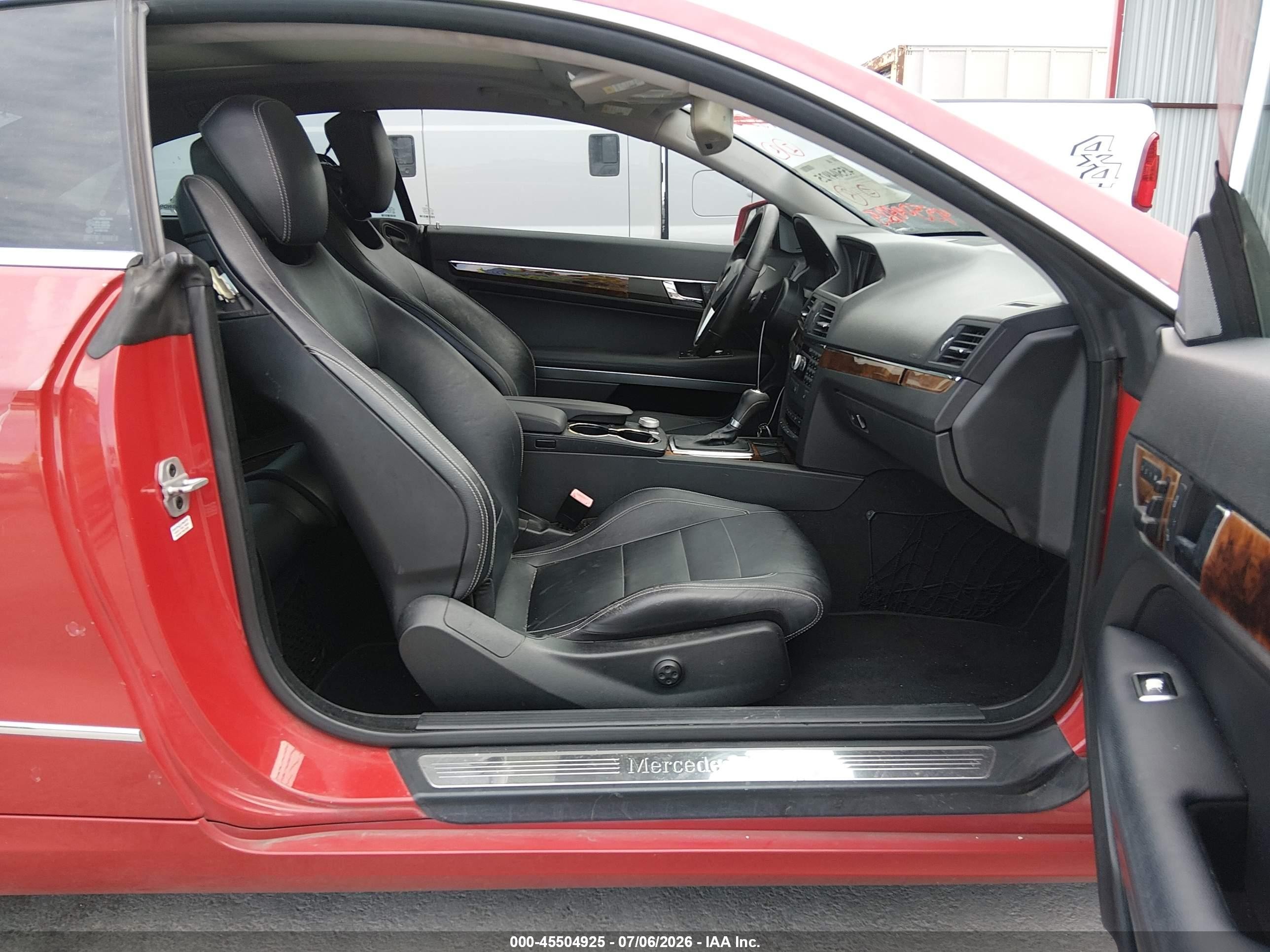 2012 Mercedes-benz E 350   Red vin: WDDKJ5KB0CF159772