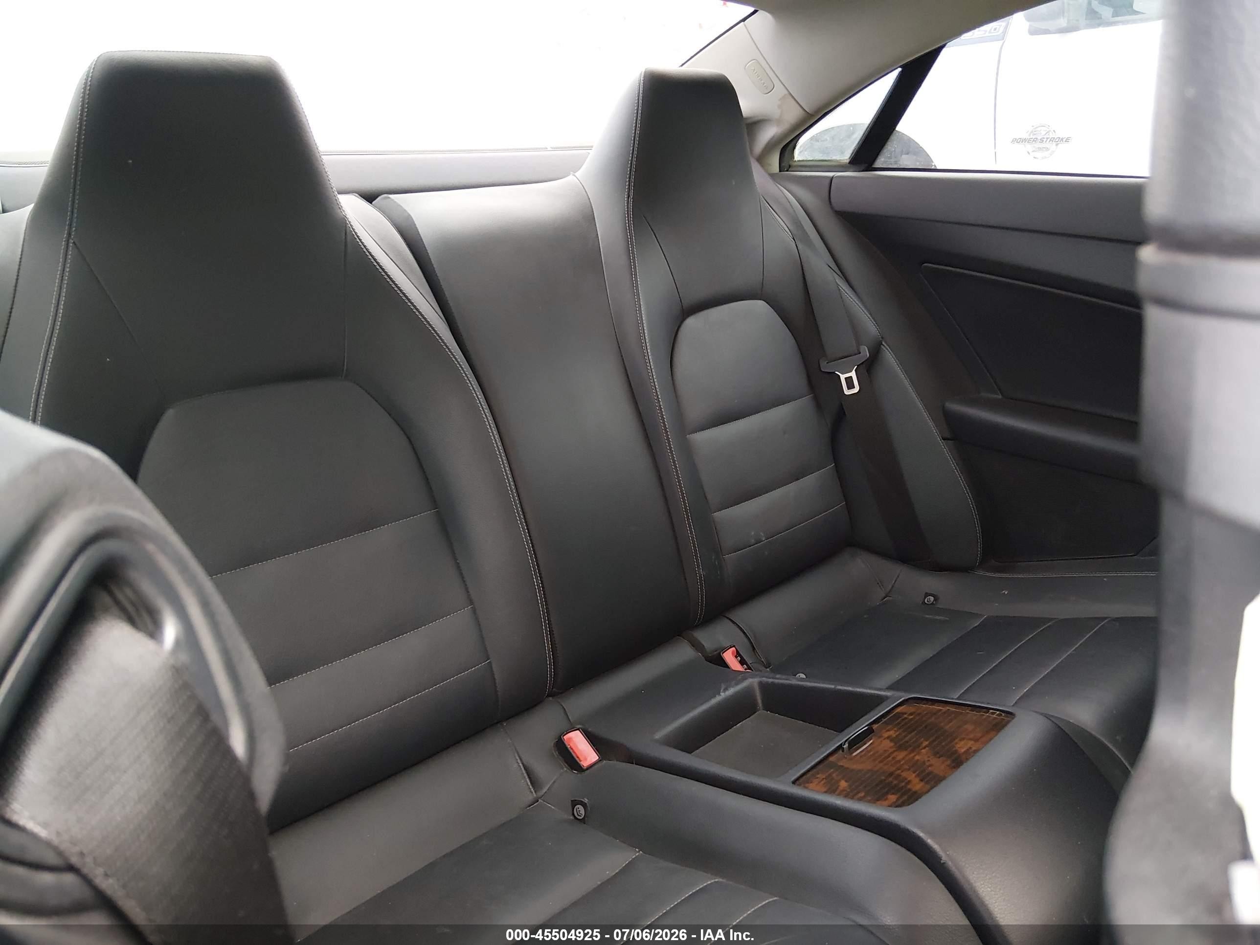 2012 Mercedes-benz E 350   Red vin: WDDKJ5KB0CF159772