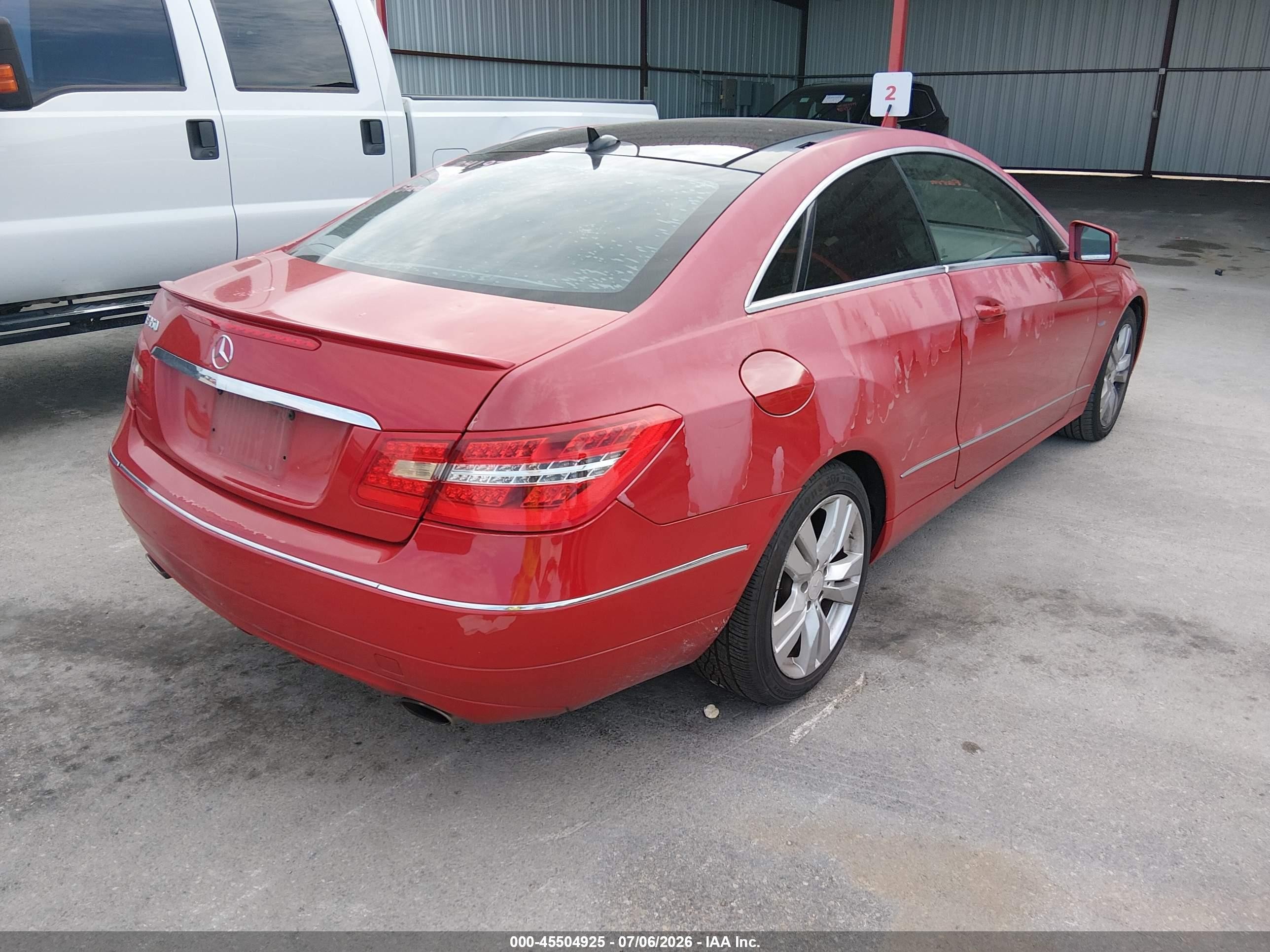 2012 Mercedes-benz E 350   Red vin: WDDKJ5KB0CF159772