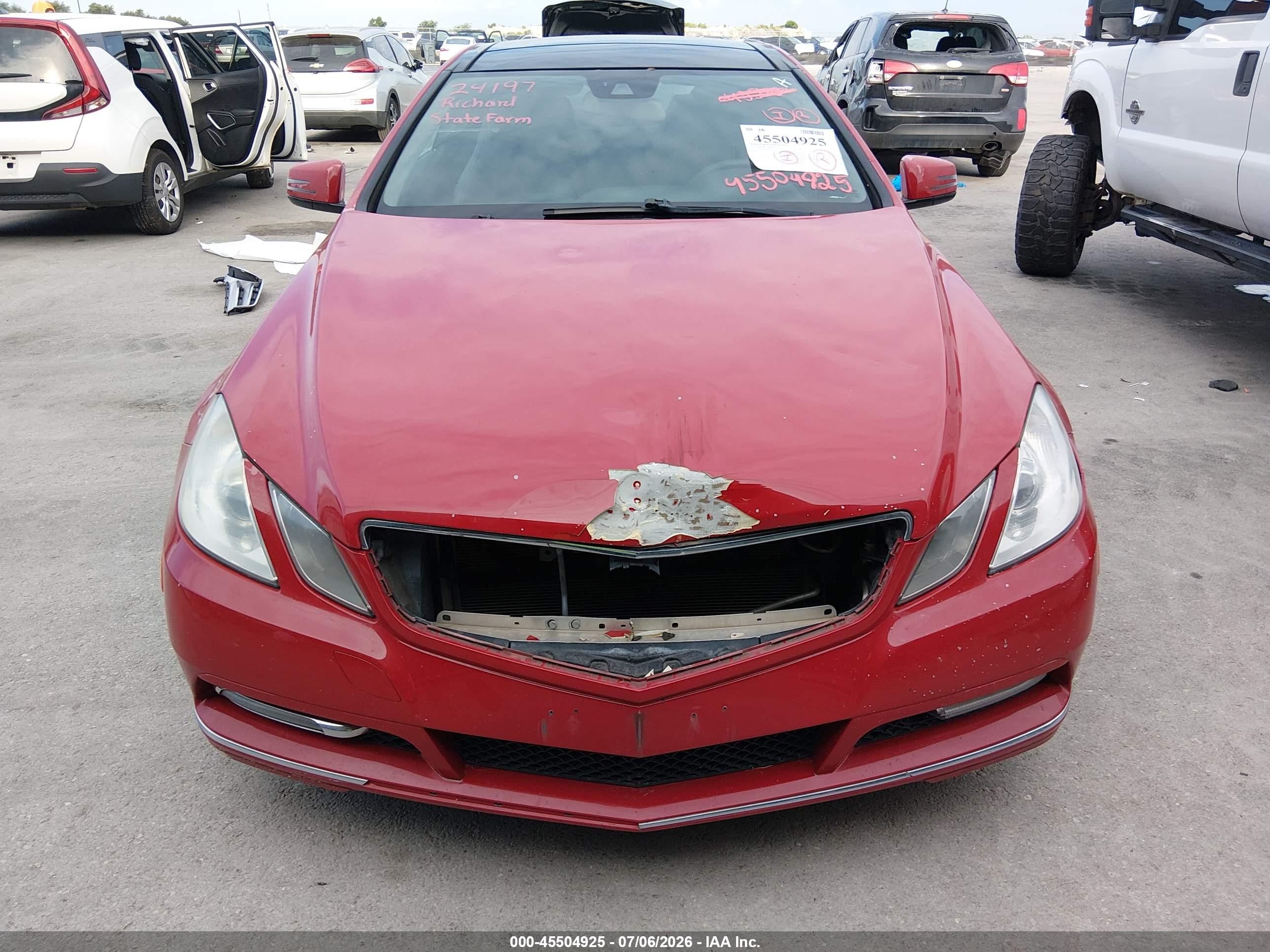 2012 Mercedes-benz E 350   Red vin: WDDKJ5KB0CF159772