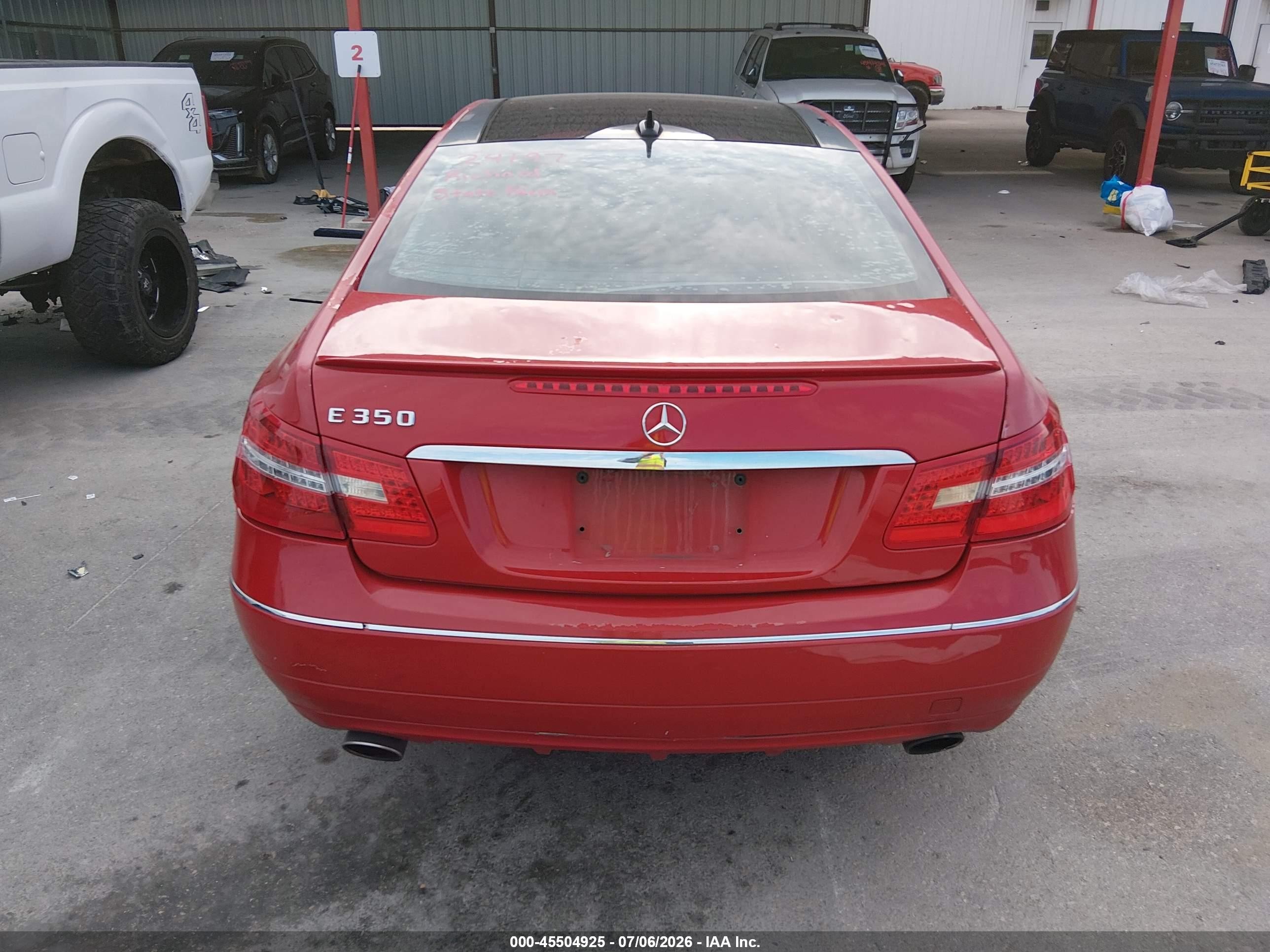 2012 Mercedes-benz E 350   Red vin: WDDKJ5KB0CF159772