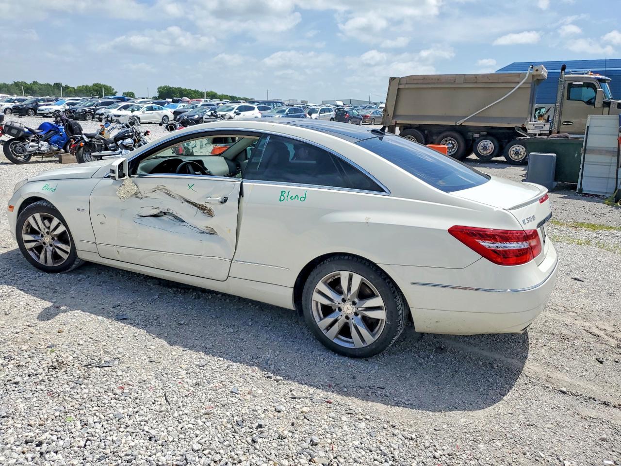 2012 Mercedes-benz E 350 White vin: WDDKJ5KB0CF170061
