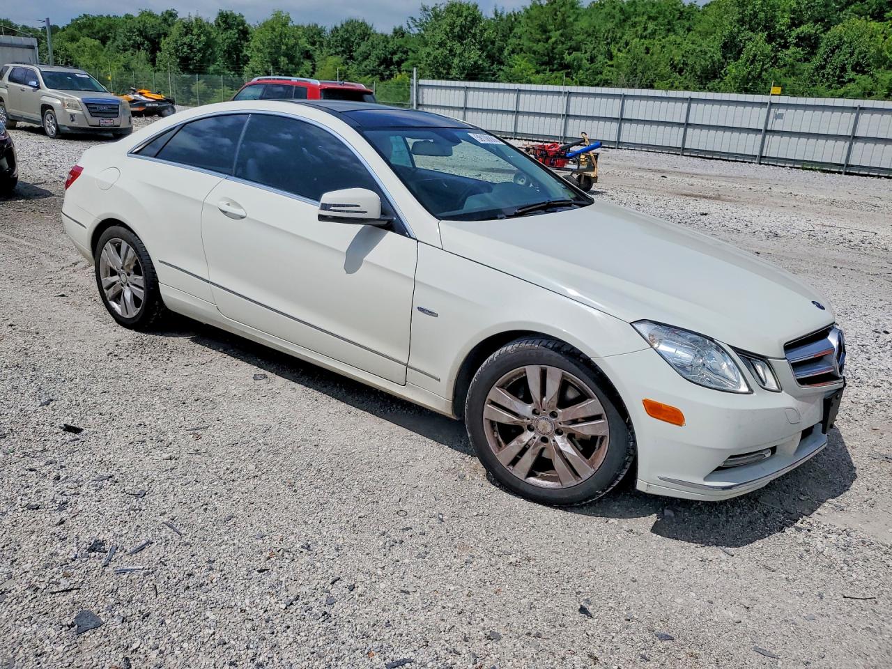 2012 Mercedes-benz E 350 White vin: WDDKJ5KB0CF170061