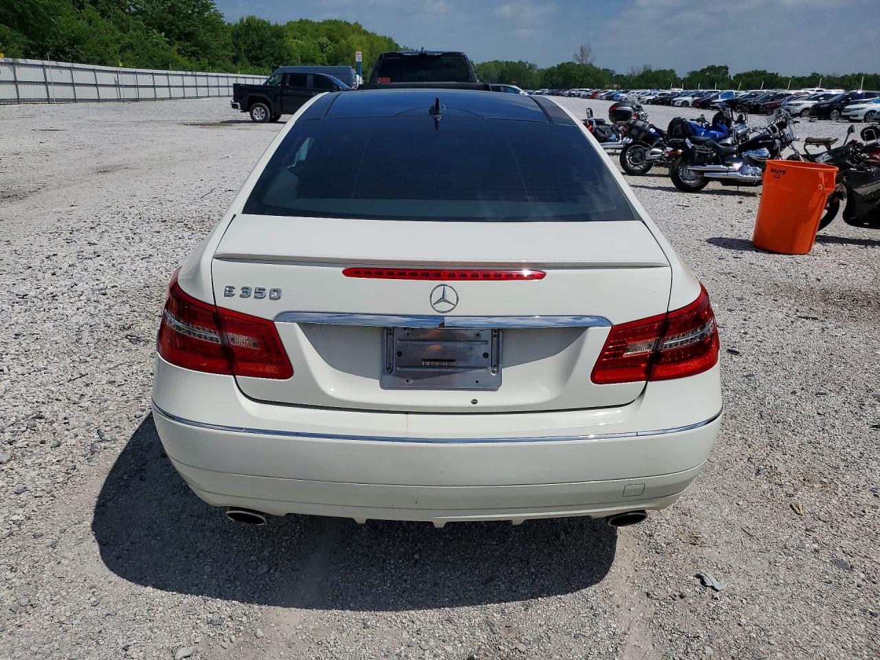 2012 Mercedes-benz E 350 White vin: WDDKJ5KB0CF170061