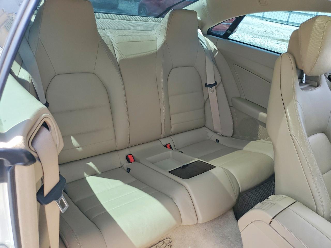 2012 Mercedes-benz E 350 White vin: WDDKJ5KB0CF170061