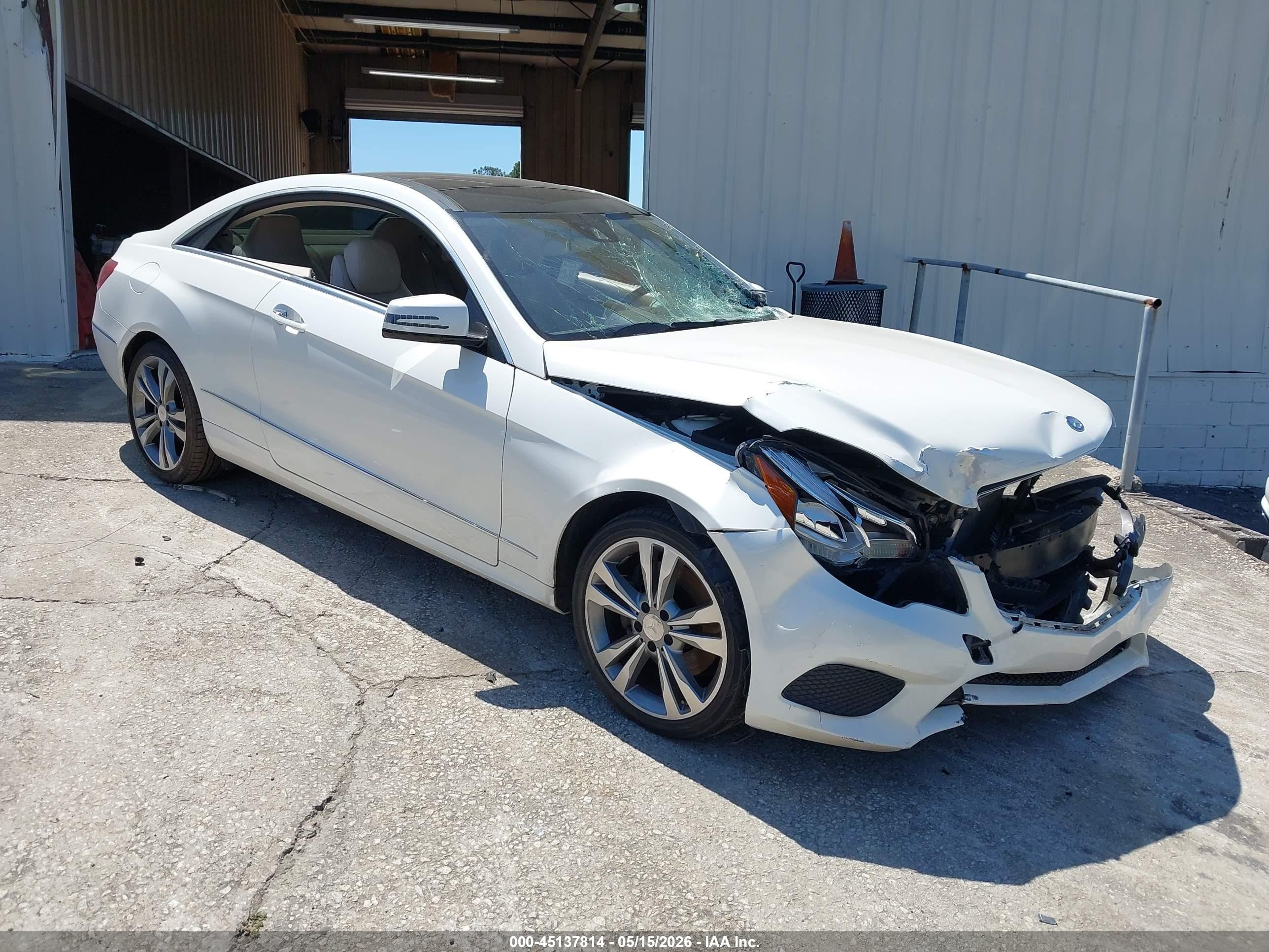 2014 Mercedes-benz E 350   Белый vin: WDDKJ5KB0EF241178