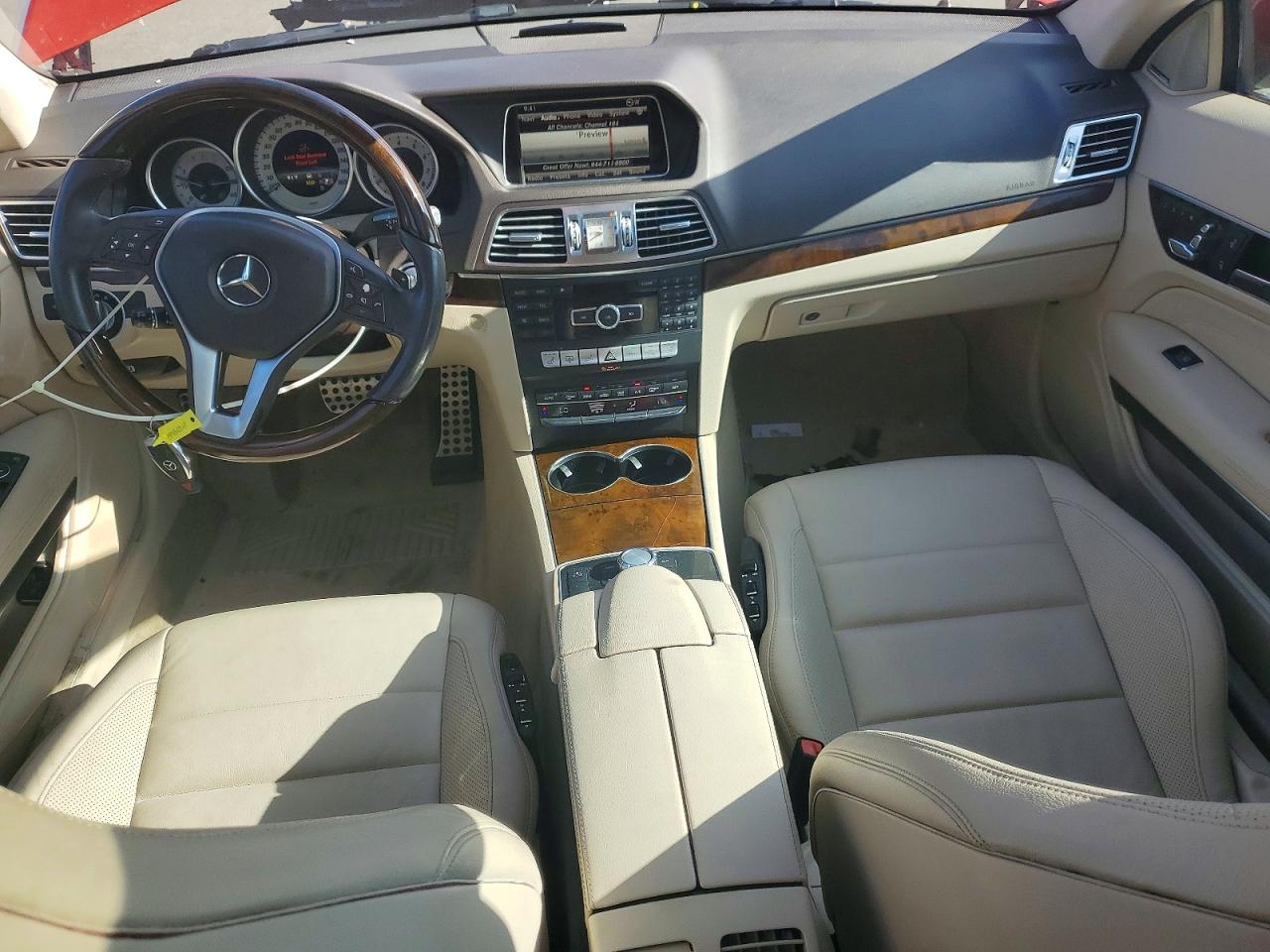 2014 Mercedes-benz E 350 Red vin: WDDKJ5KB0EF252438