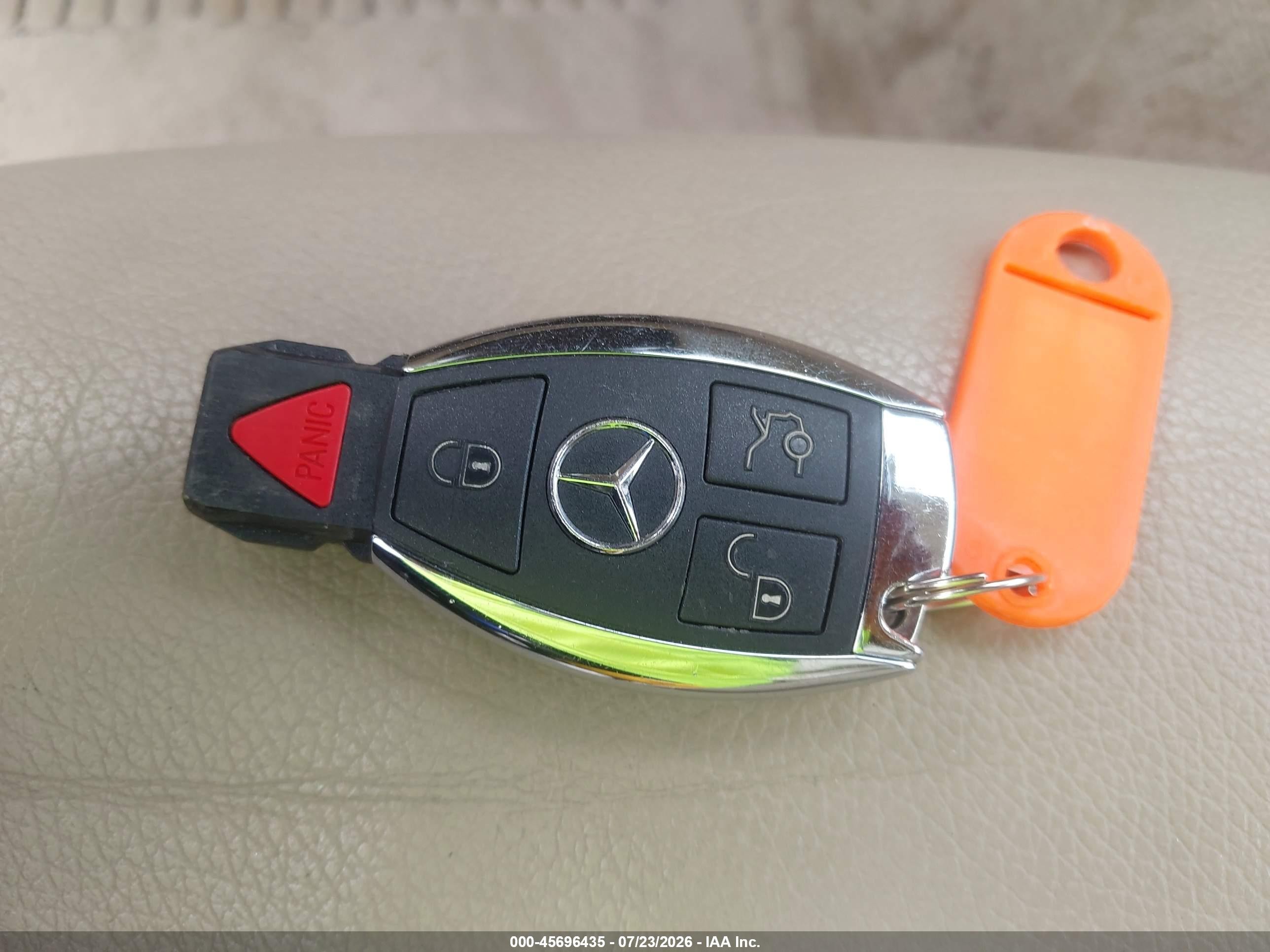 2012 Mercedes-benz E 350   Blue vin: WDDKJ5KB1CF132189