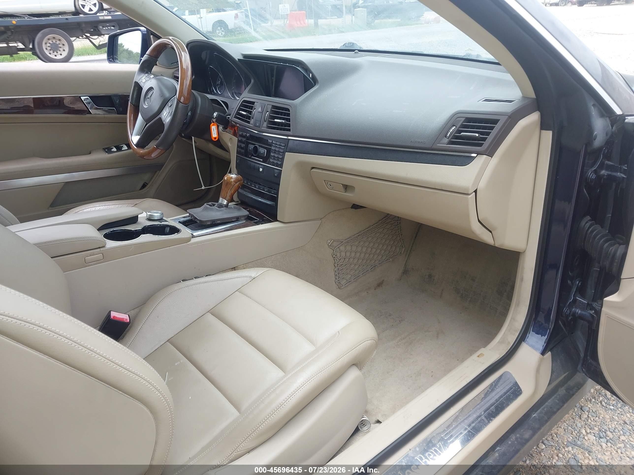 2012 Mercedes-benz E 350   Blue vin: WDDKJ5KB1CF132189