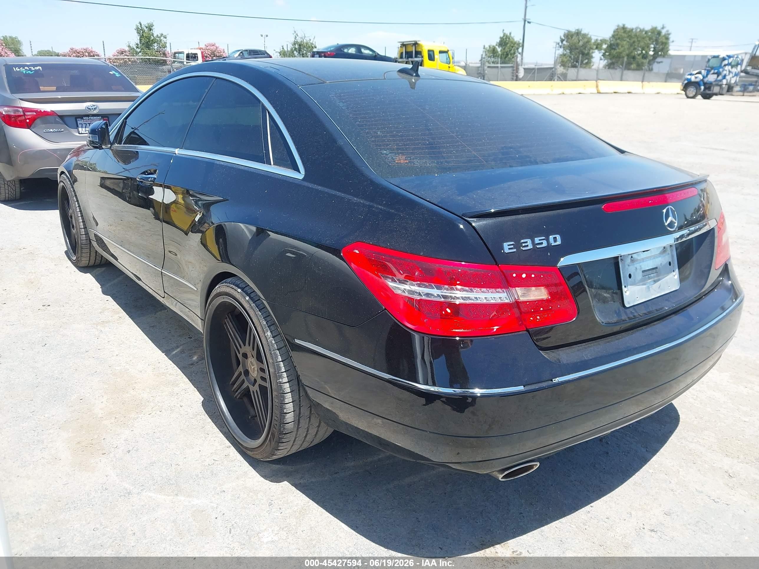 2013 Mercedes-benz E 350   Black vin: WDDKJ5KB1DF186416