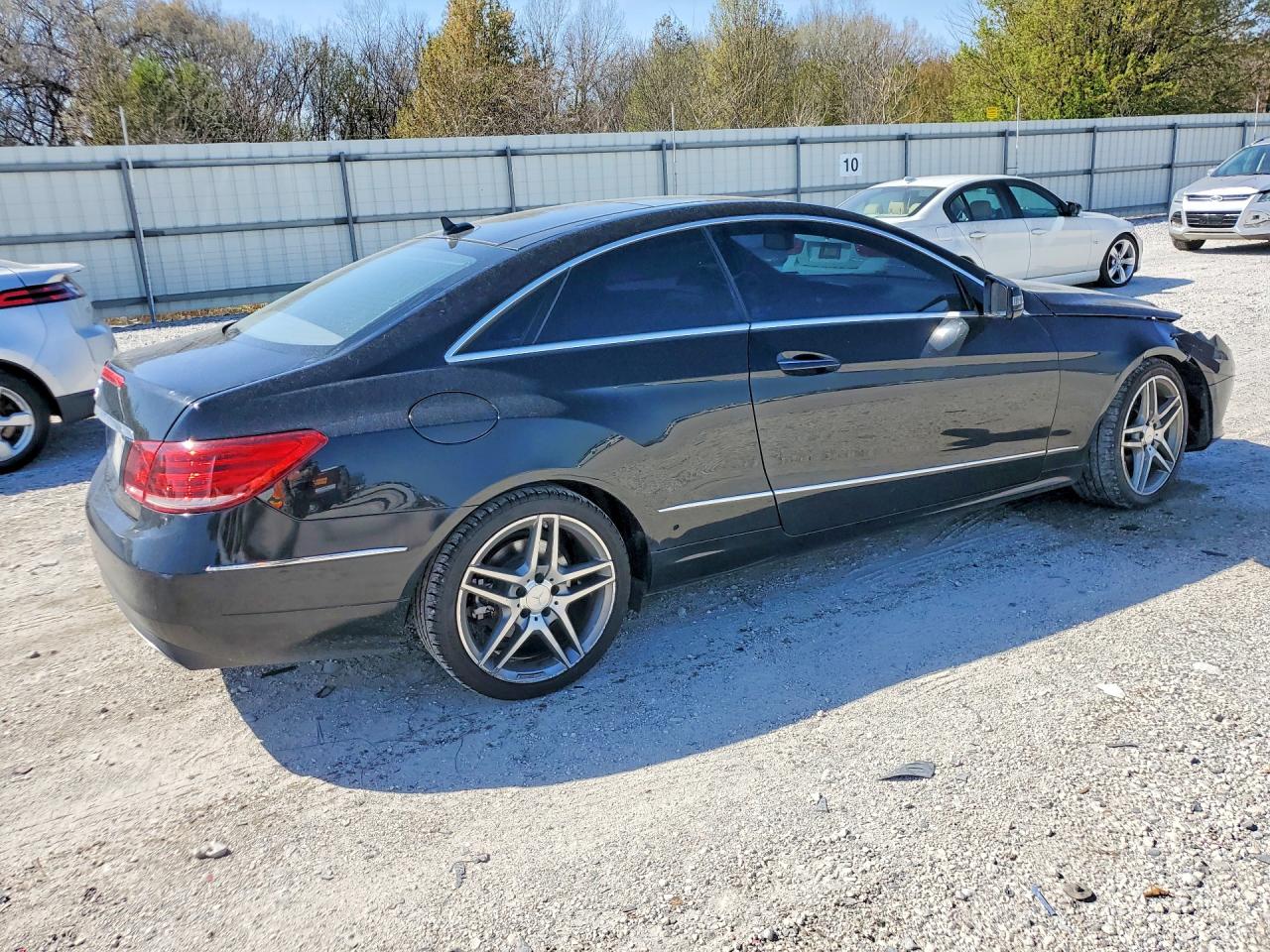 2014 Mercedes-benz E 350 Black vin: WDDKJ5KB1EF226415