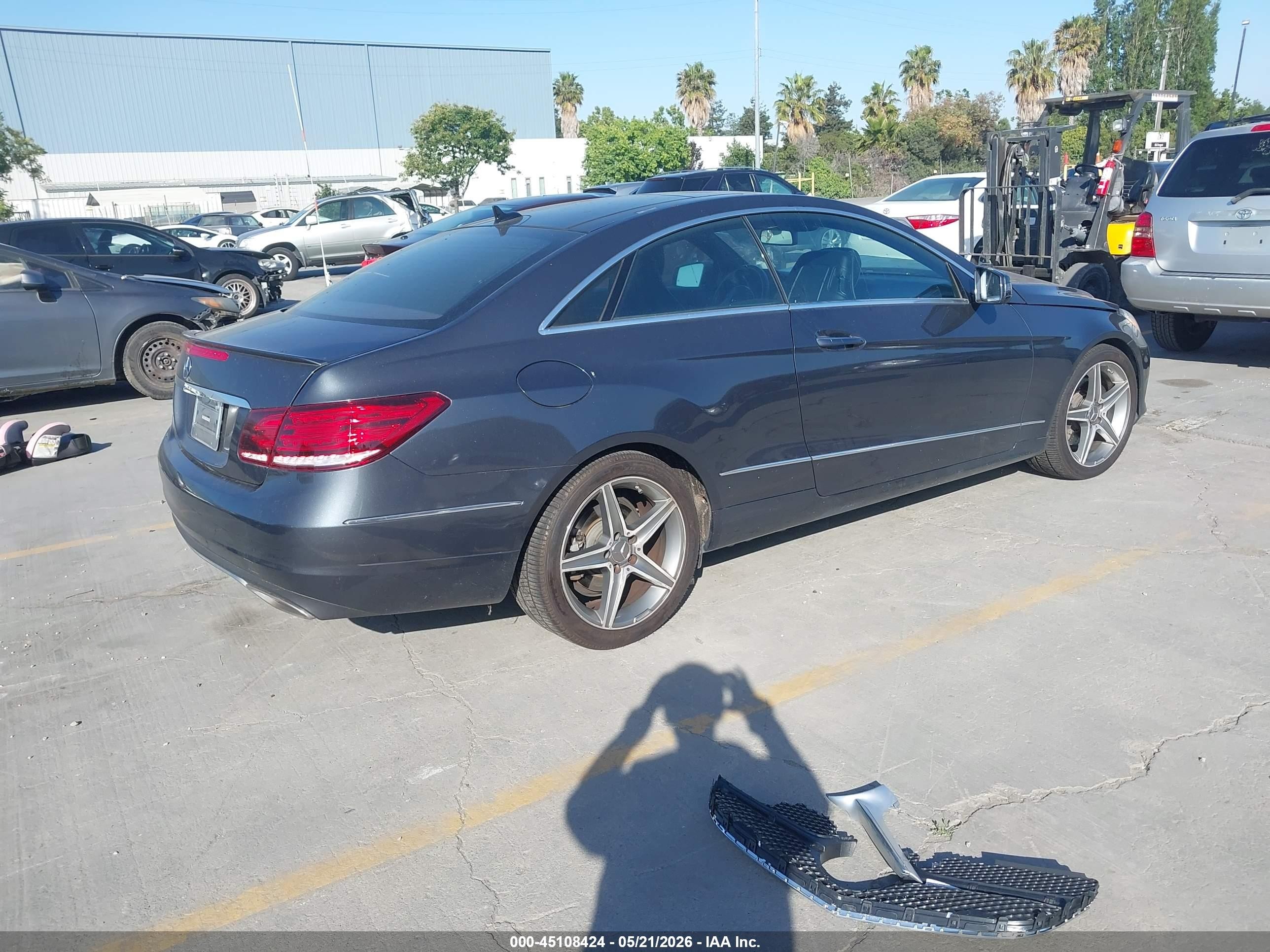 2014 Mercedes-benz E 350   Black vin: WDDKJ5KB1EF234403