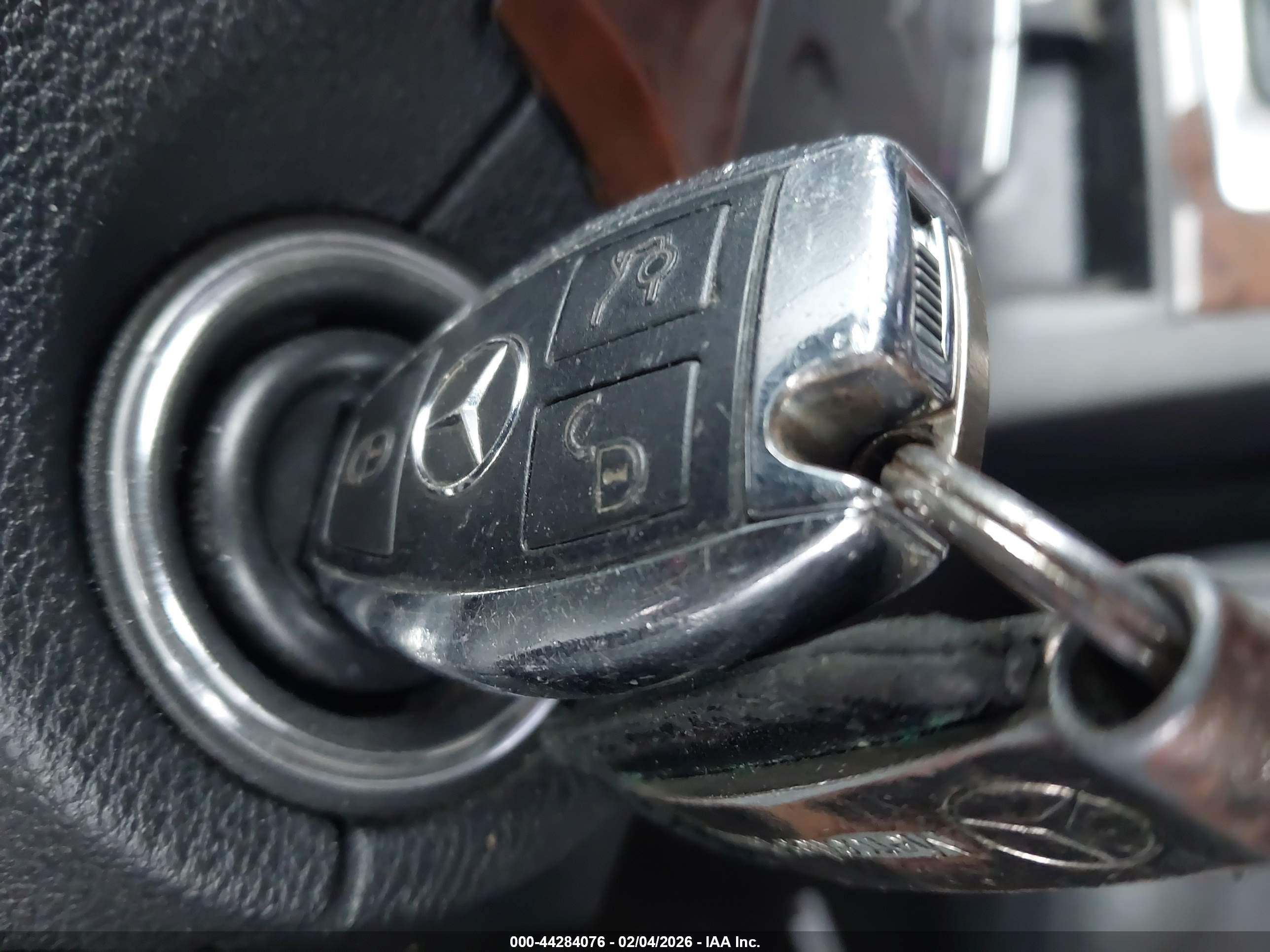 2012 Mercedes-benz E 350   Черный vin: WDDKJ5KB2CF135294