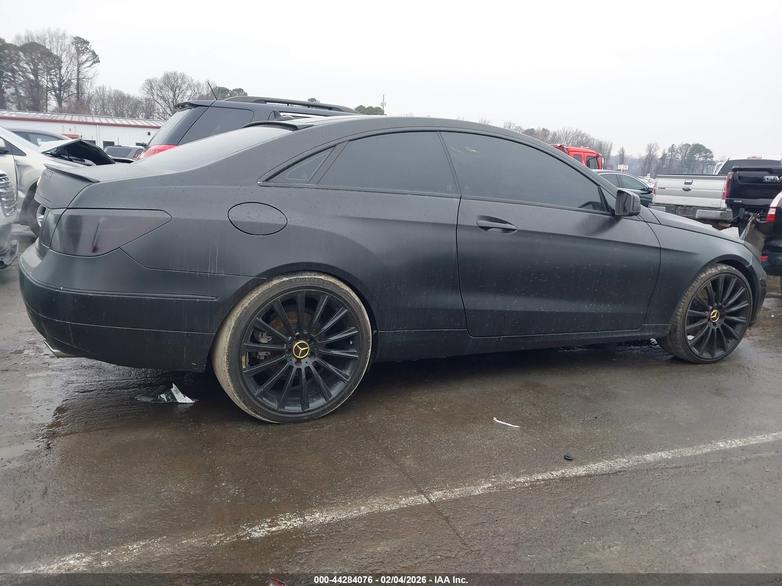 2012 Mercedes-benz E 350   Черный vin: WDDKJ5KB2CF135294