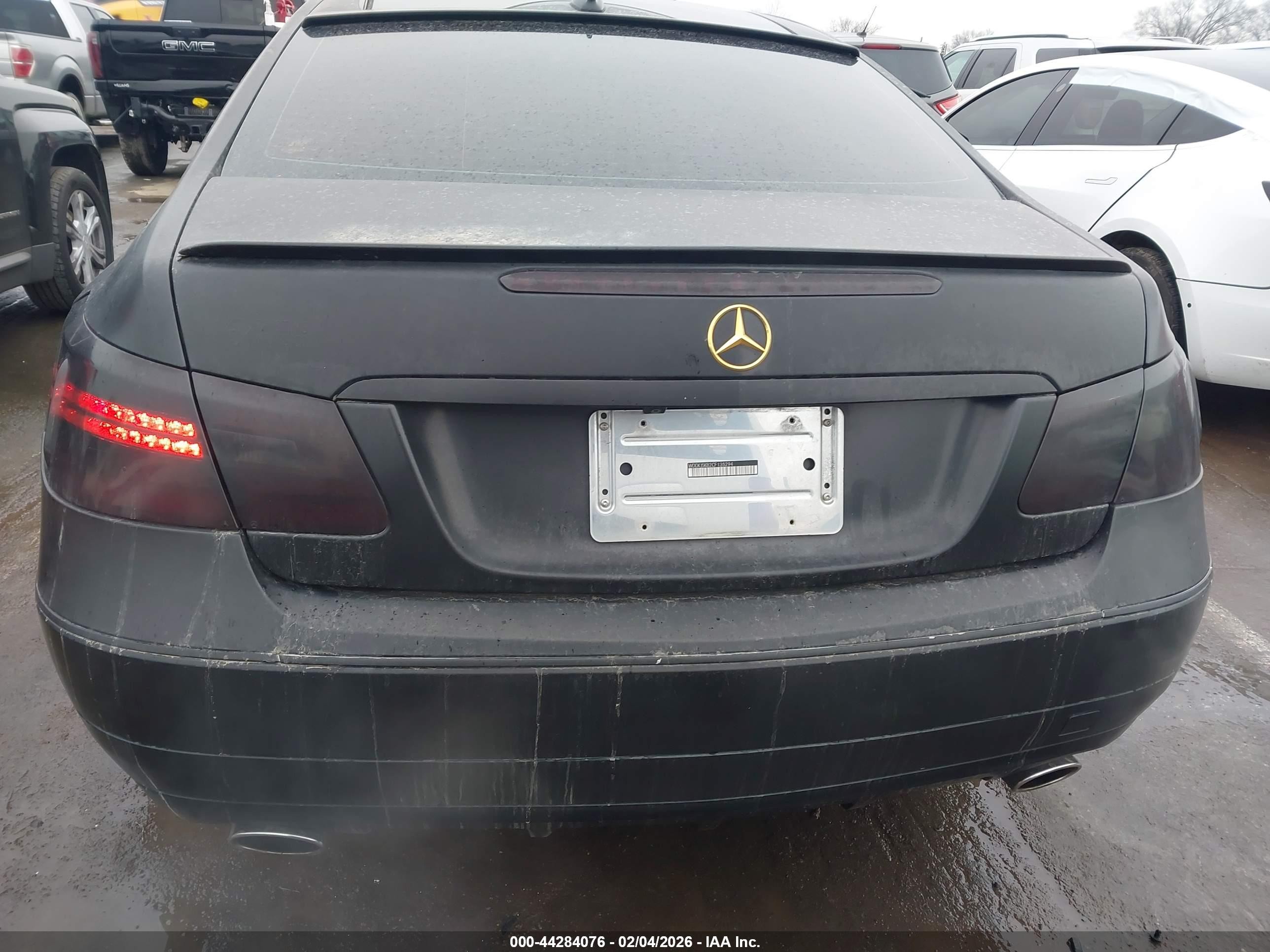 2012 Mercedes-benz E 350   Черный vin: WDDKJ5KB2CF135294
