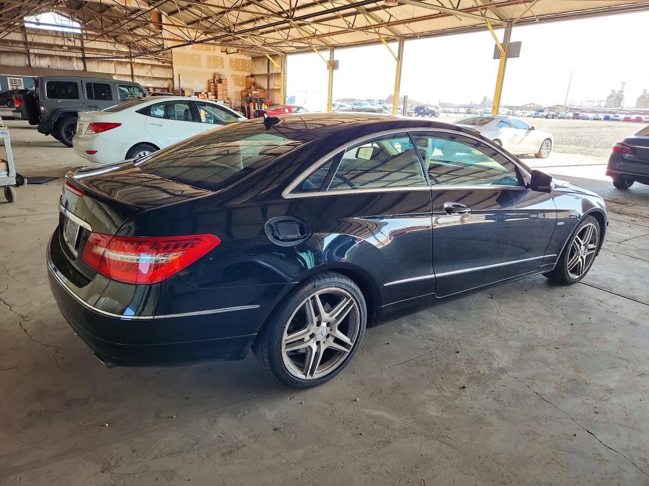 2012 Mercedes-benz E 350 Черный vin: WDDKJ5KB2CF136316