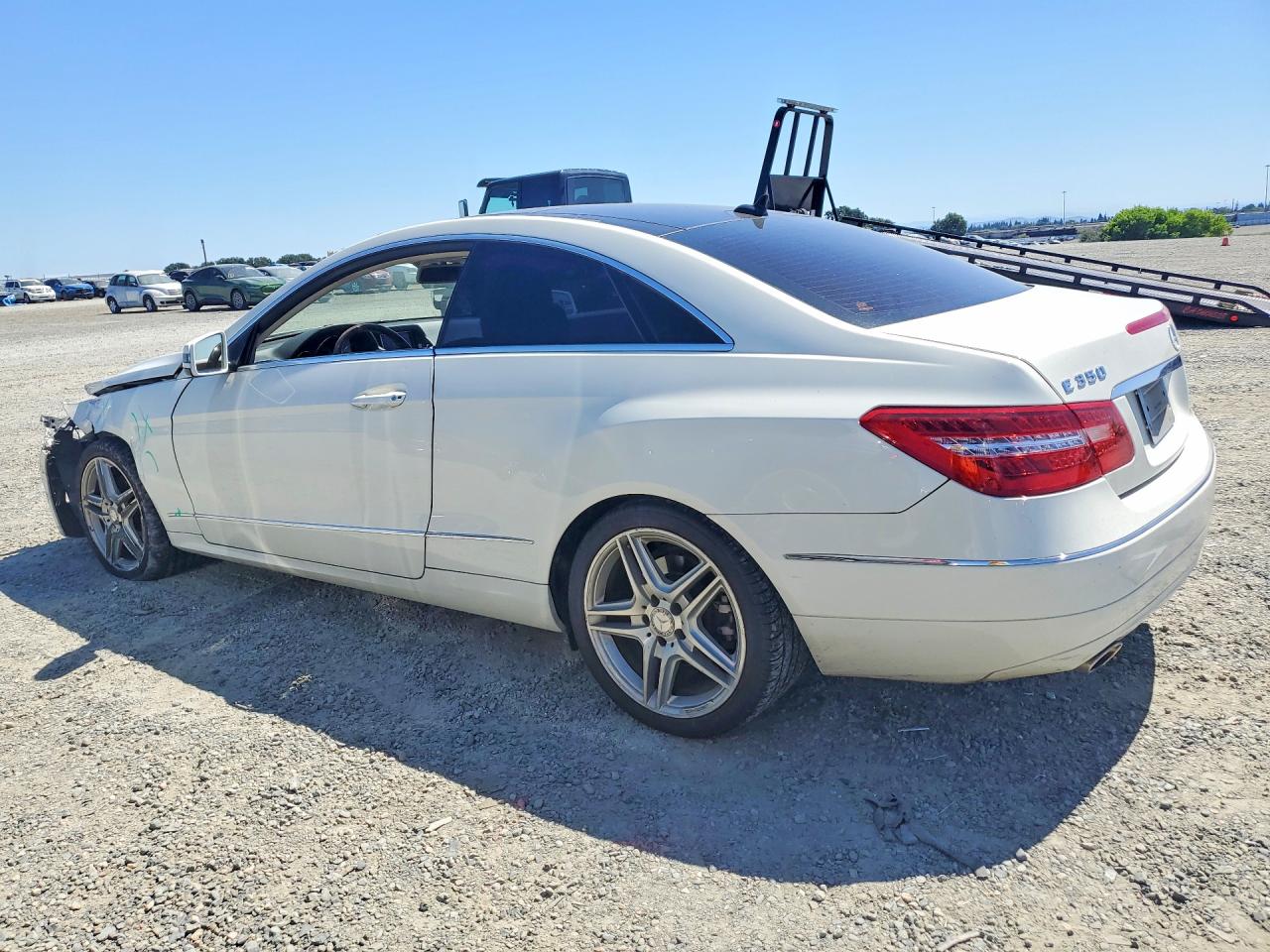 2012 Mercedes-benz E 350 Белый vin: WDDKJ5KB2CF168523