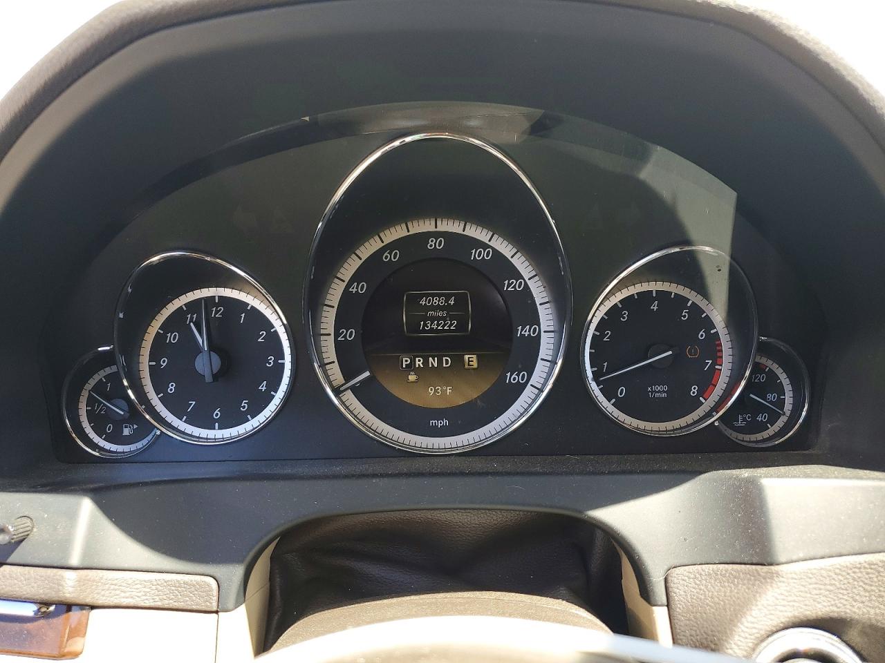 2012 Mercedes-benz E 350 Белый vin: WDDKJ5KB2CF168523