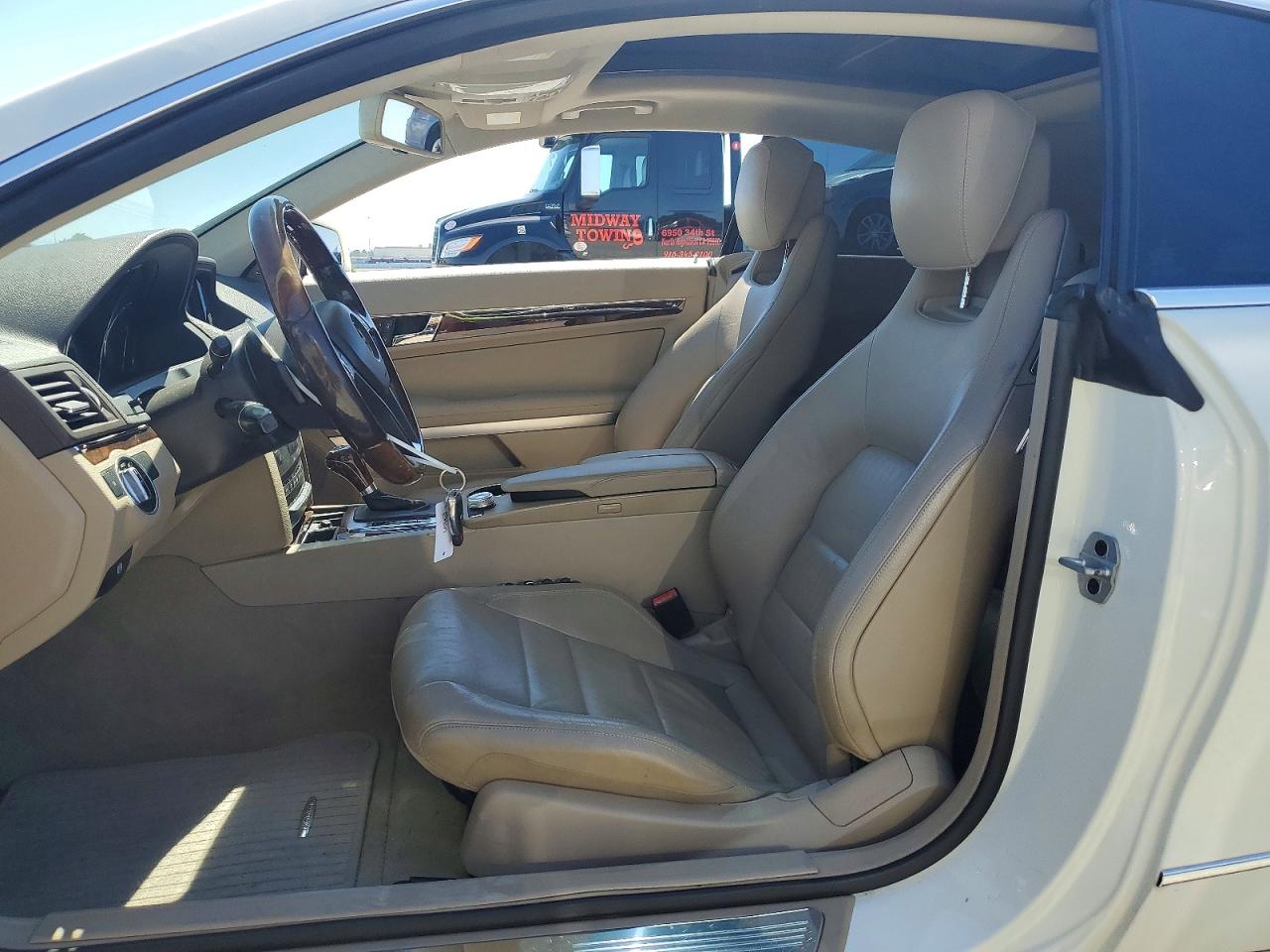 2012 Mercedes-benz E 350 Белый vin: WDDKJ5KB2CF168523