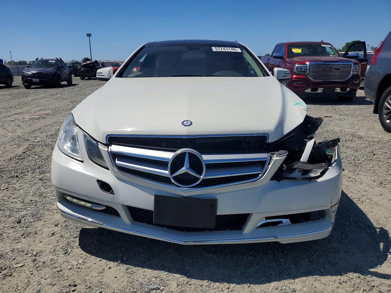 2012 Mercedes-benz E 350 Белый vin: WDDKJ5KB2CF168523