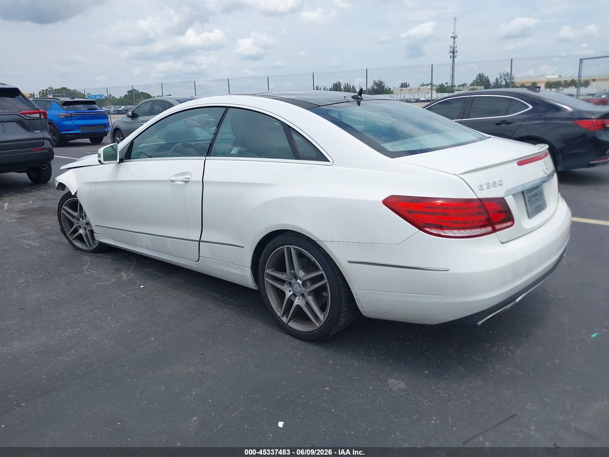 2014 Mercedes-benz E 350   Белый vin: WDDKJ5KB2EF231896