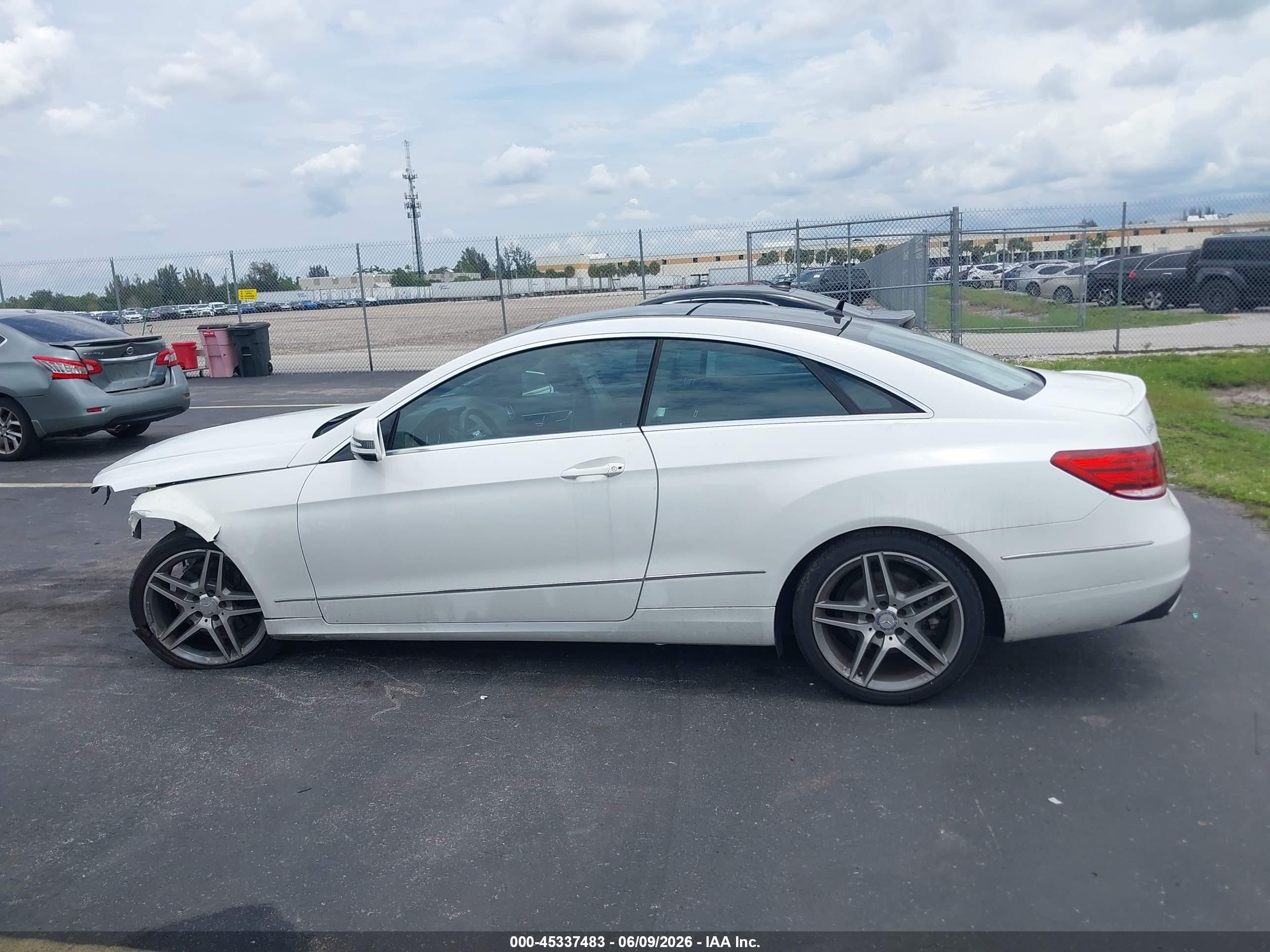 2014 Mercedes-benz E 350   Белый vin: WDDKJ5KB2EF231896