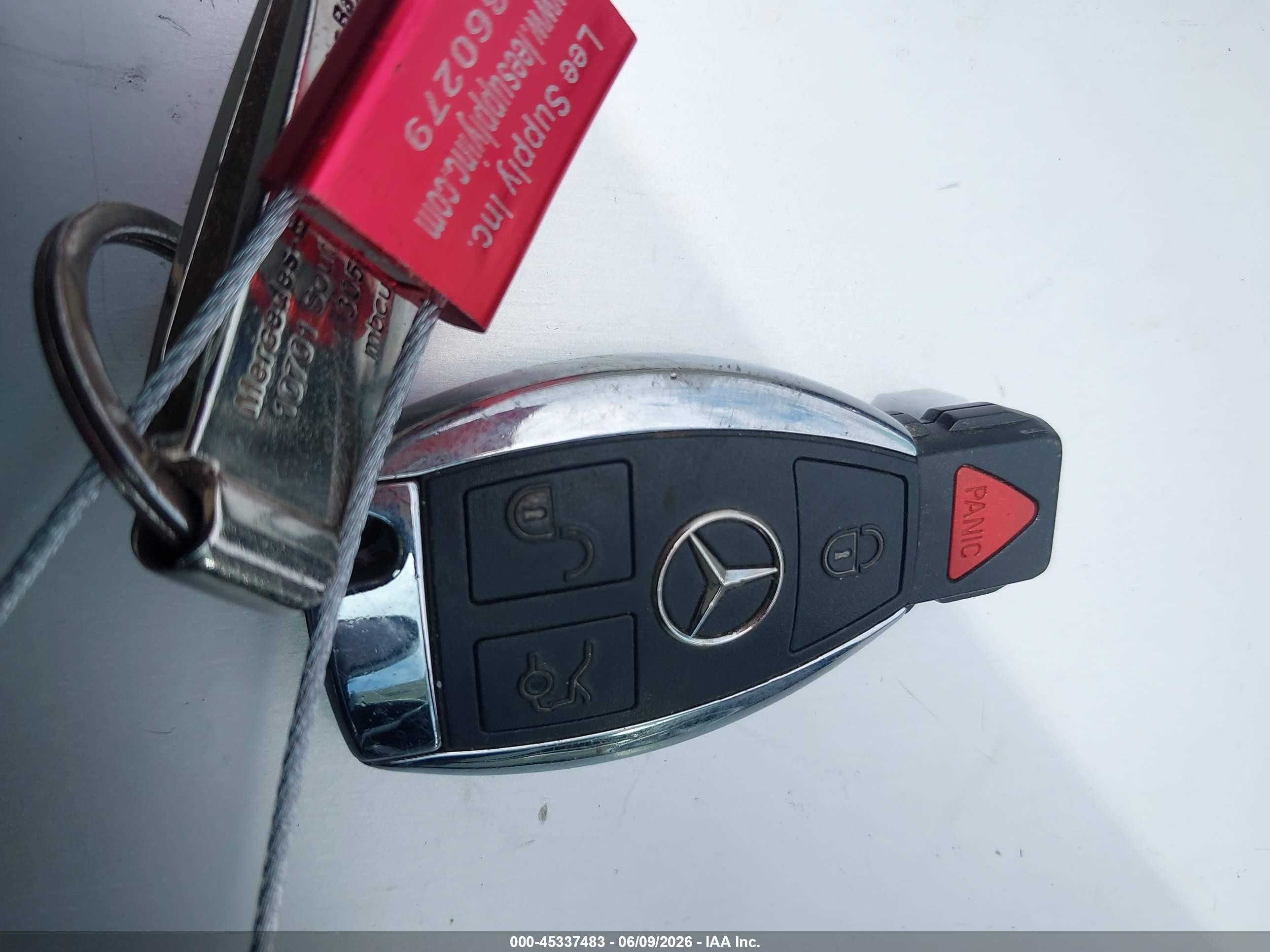 2014 Mercedes-benz E 350   Белый vin: WDDKJ5KB2EF231896