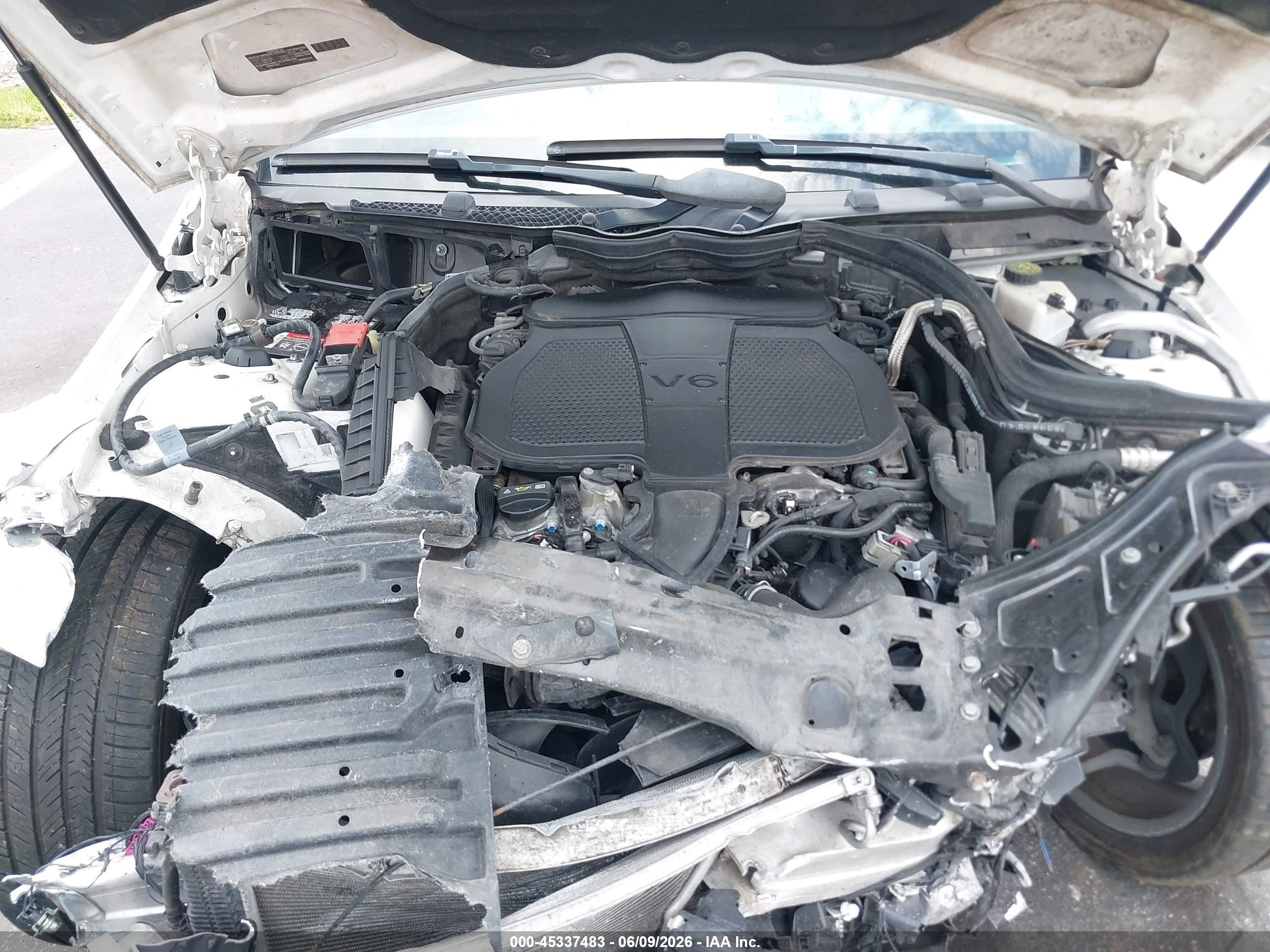 2014 Mercedes-benz E 350   Белый vin: WDDKJ5KB2EF231896
