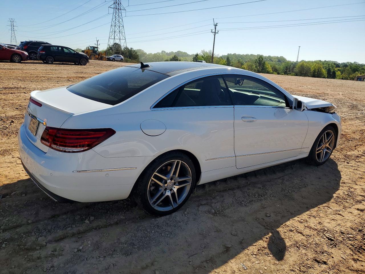 2014 Mercedes-benz E 350 Белый vin: WDDKJ5KB2EF256703
