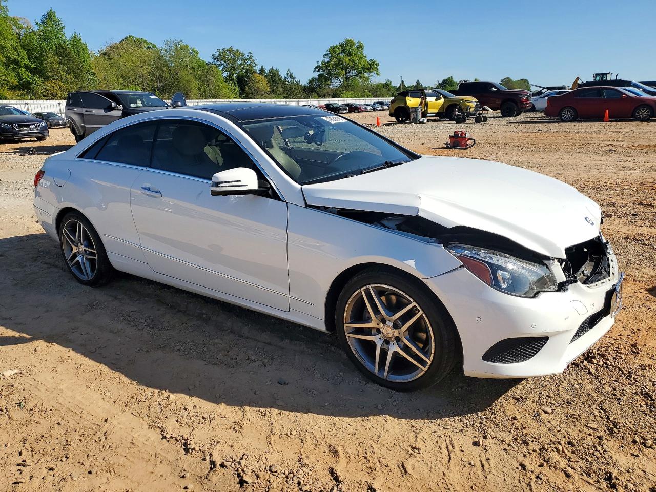 2014 Mercedes-benz E 350 Белый vin: WDDKJ5KB2EF256703