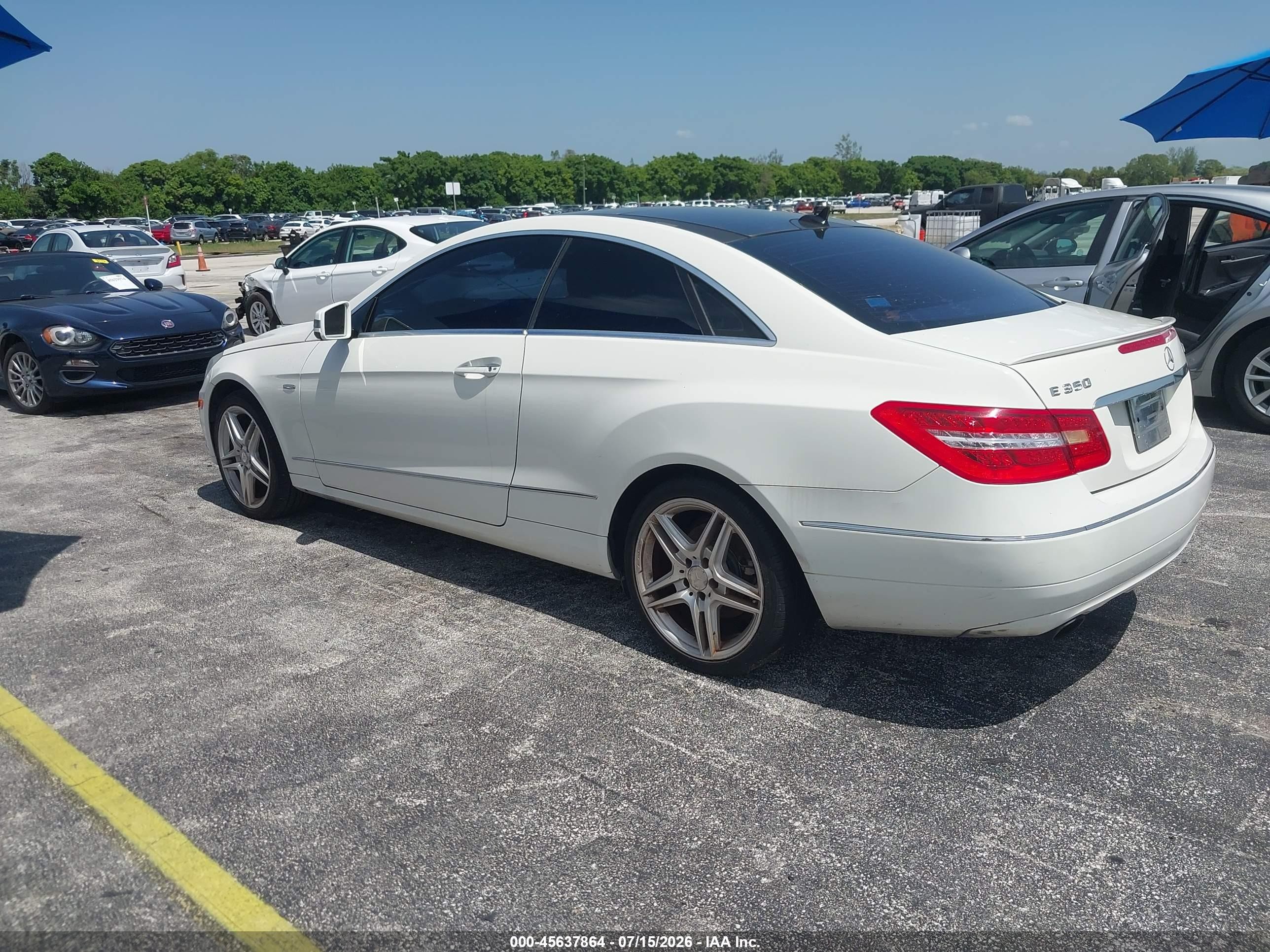 2012 Mercedes-benz E 350   White vin: WDDKJ5KB3CF147275
