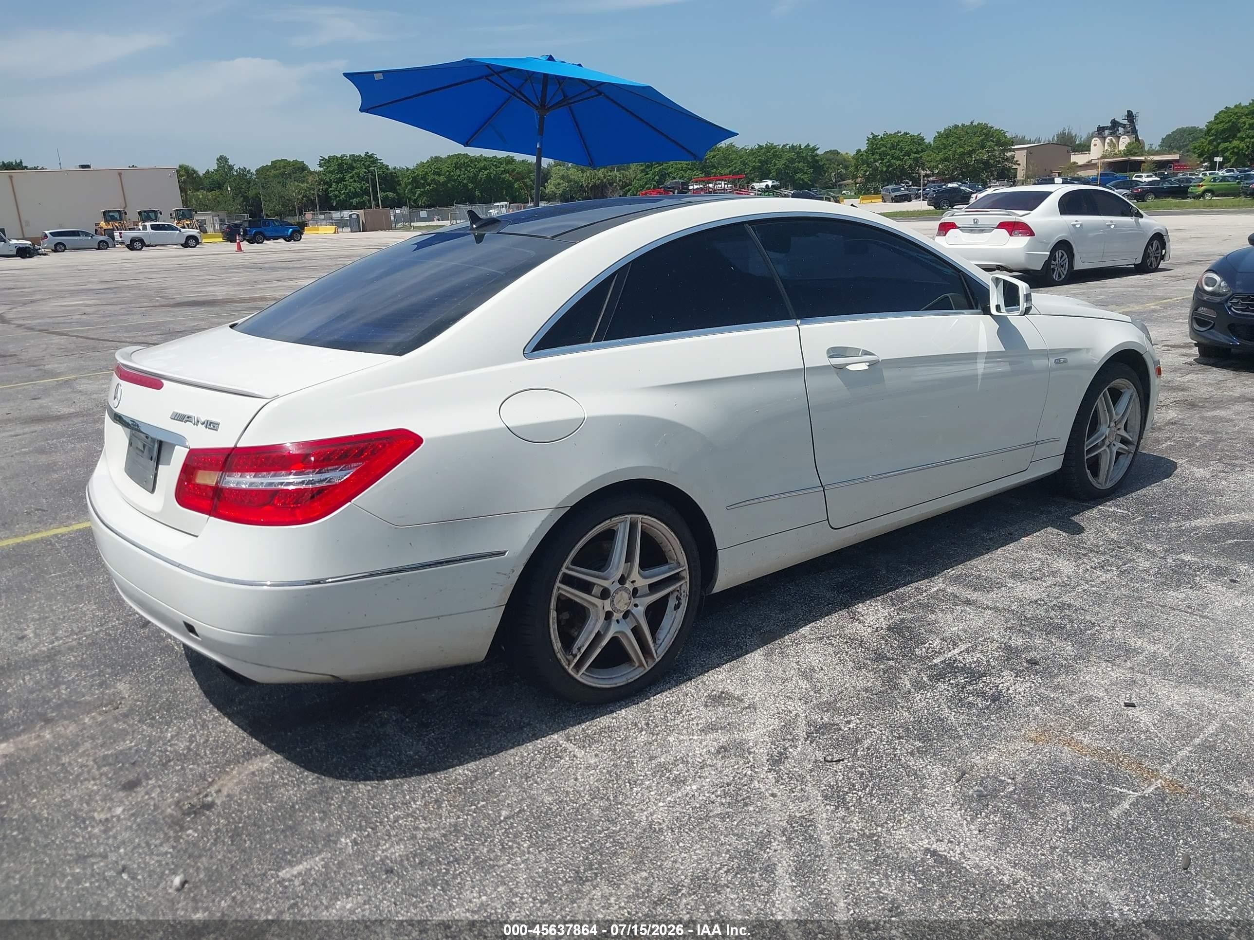 2012 Mercedes-benz E 350   White vin: WDDKJ5KB3CF147275