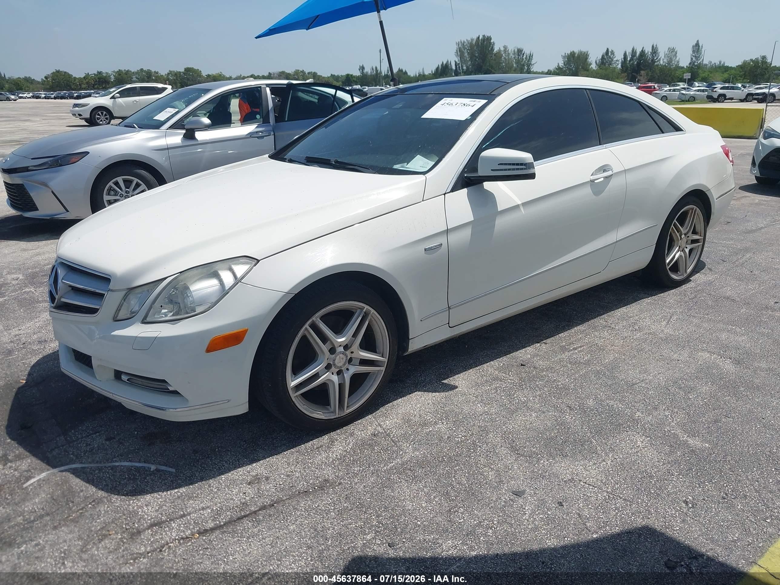 2012 Mercedes-benz E 350   White vin: WDDKJ5KB3CF147275