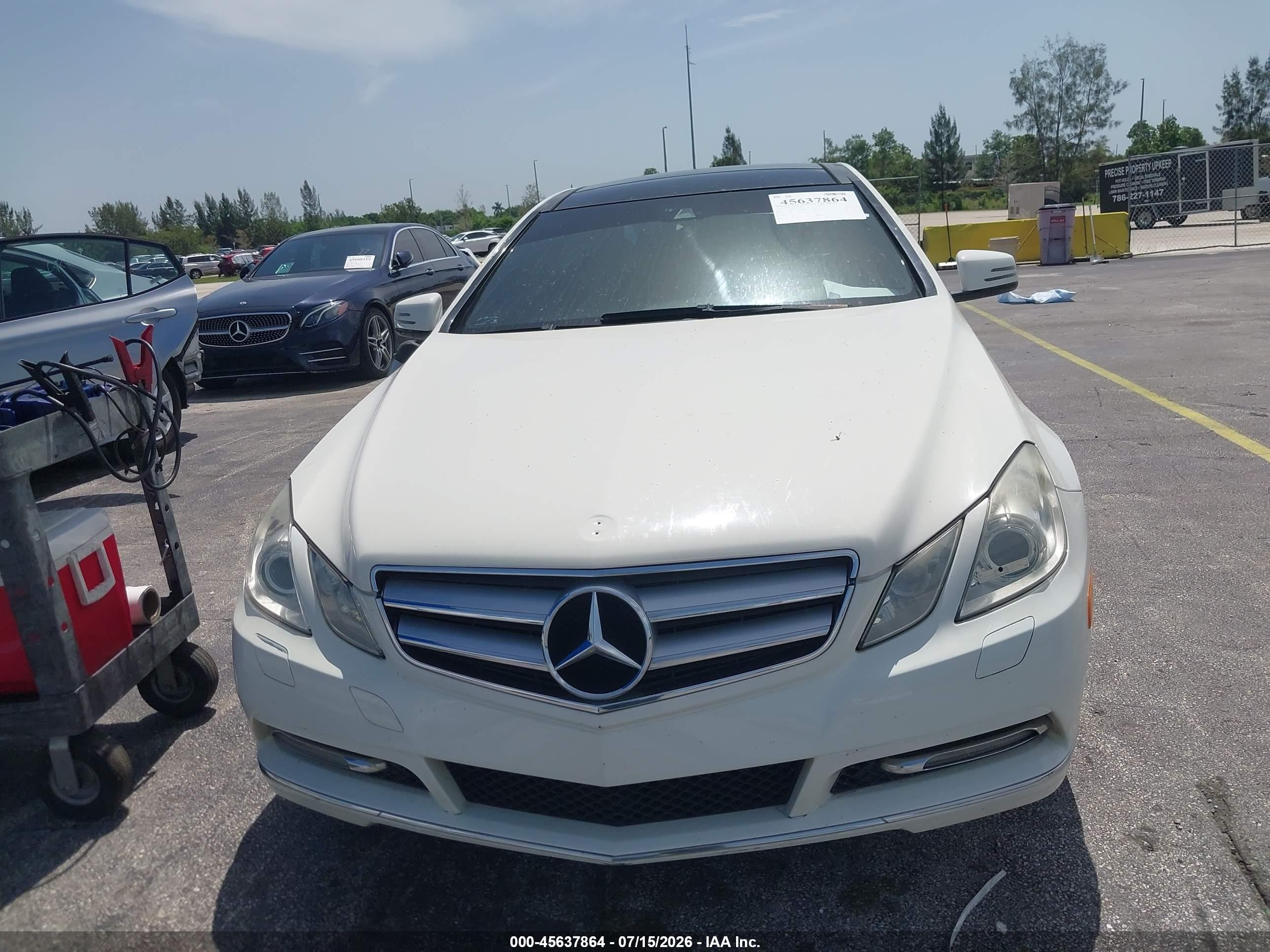 2012 Mercedes-benz E 350   White vin: WDDKJ5KB3CF147275
