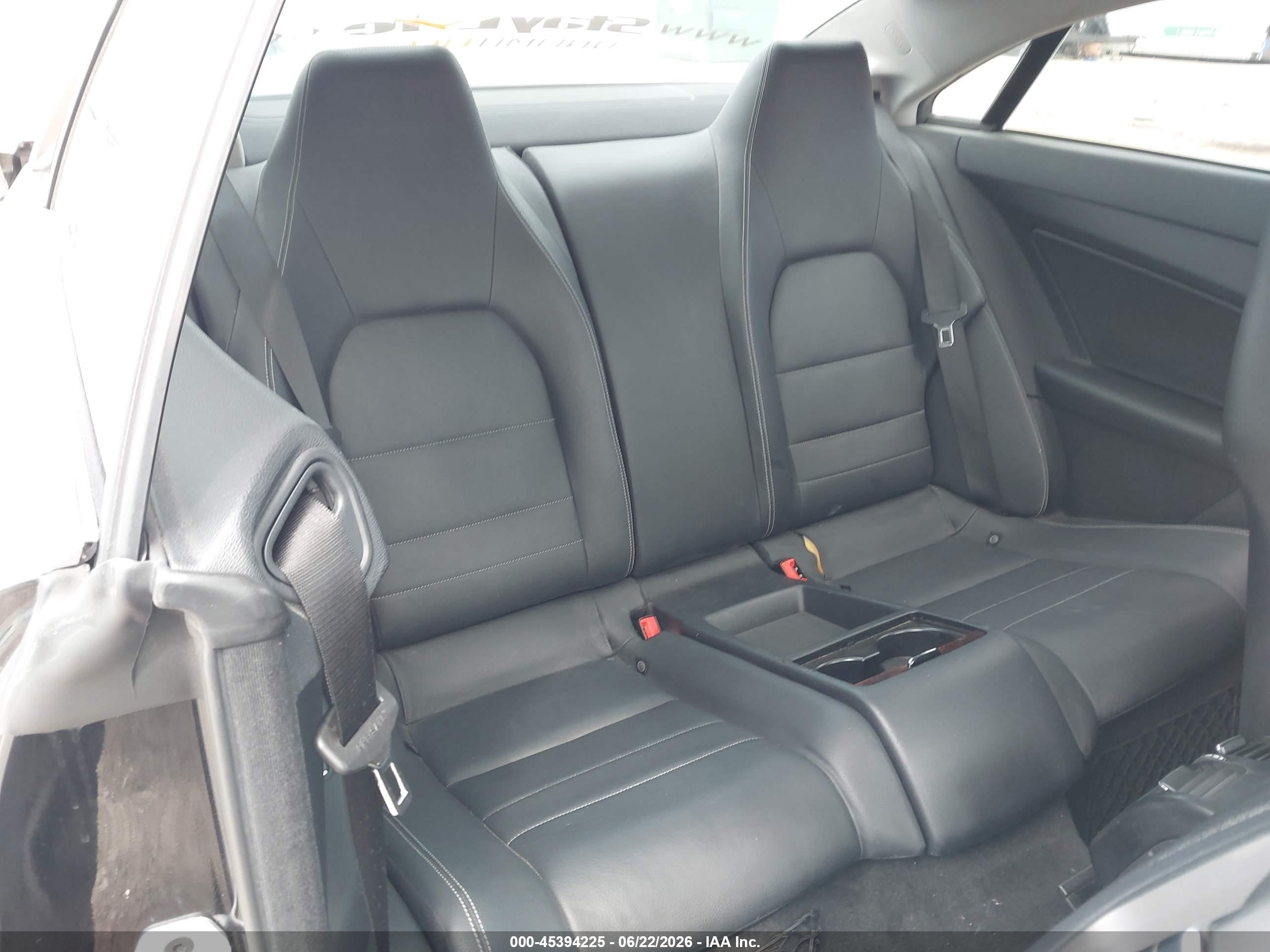 2013 Mercedes-benz E 350   Black vin: WDDKJ5KB3DF184943