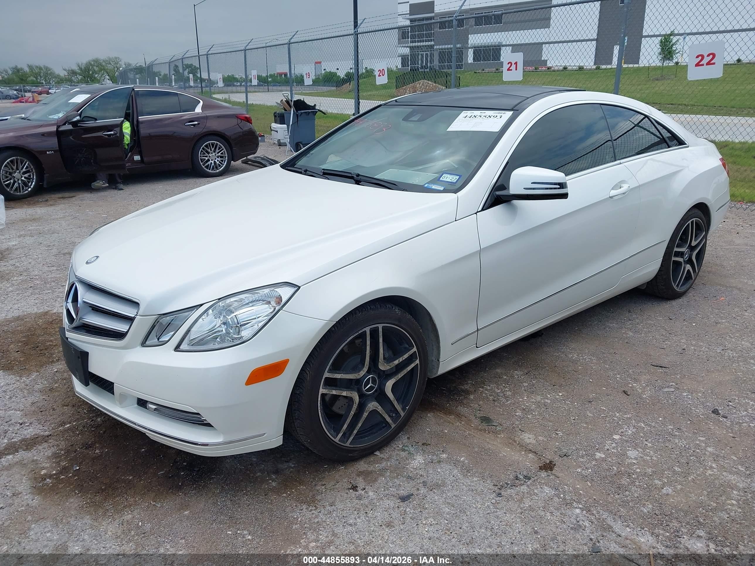 2013 Mercedes-benz E 350   White vin: WDDKJ5KB3DF199796