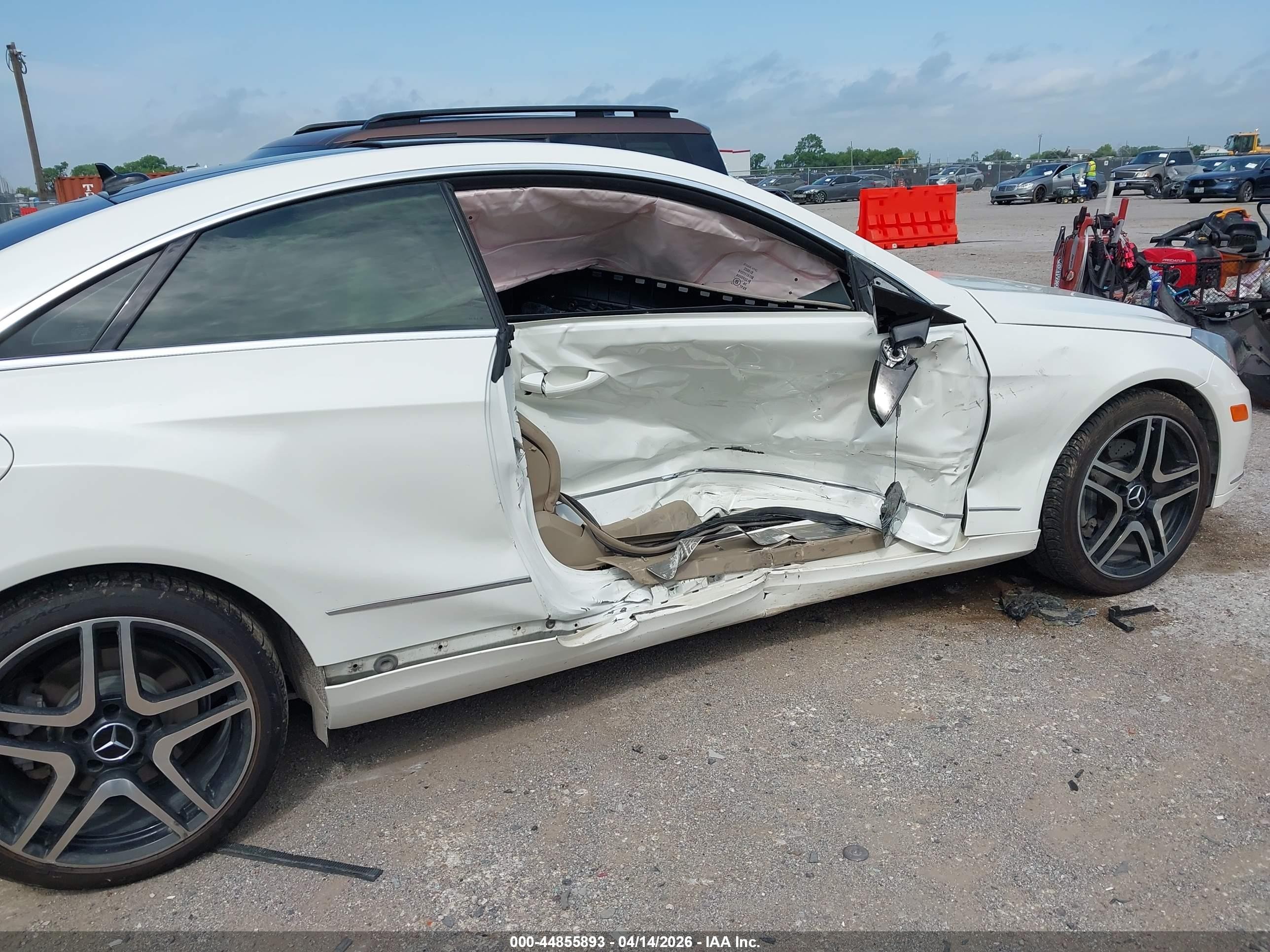 2013 Mercedes-benz E 350   White vin: WDDKJ5KB3DF199796
