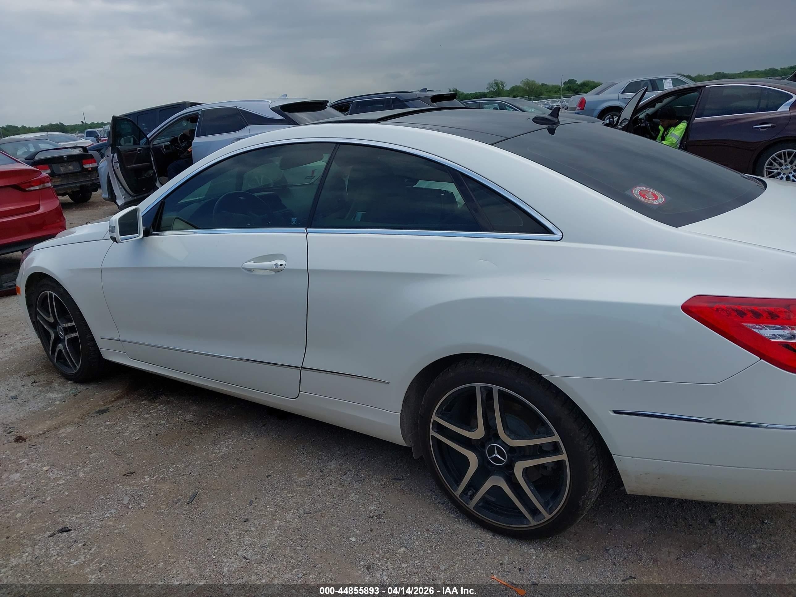 2013 Mercedes-benz E 350   White vin: WDDKJ5KB3DF199796