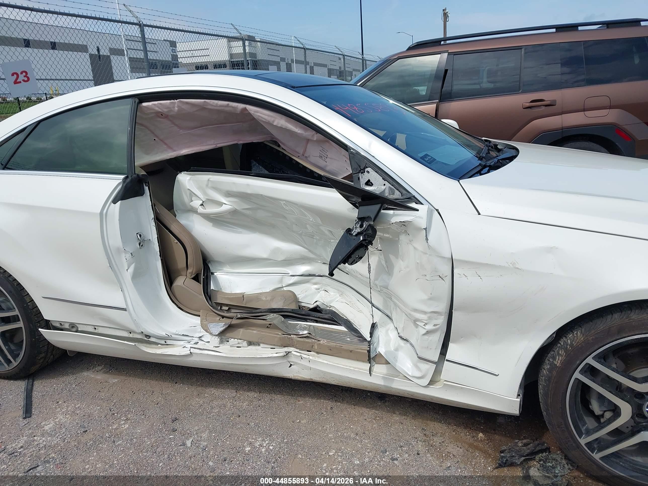 2013 Mercedes-benz E 350   White vin: WDDKJ5KB3DF199796