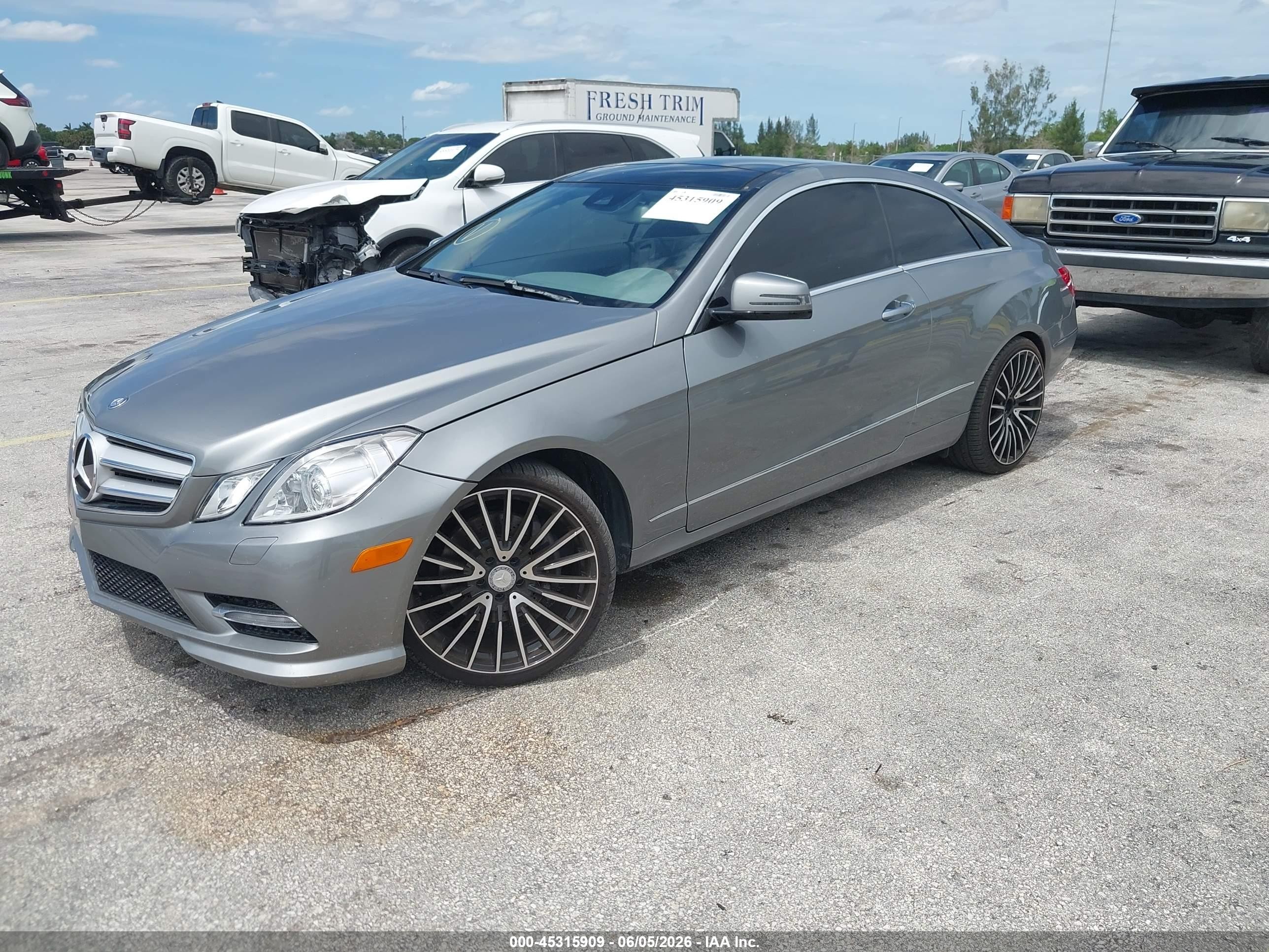 2013 Mercedes-benz E 350   Gold vin: WDDKJ5KB3DF219058